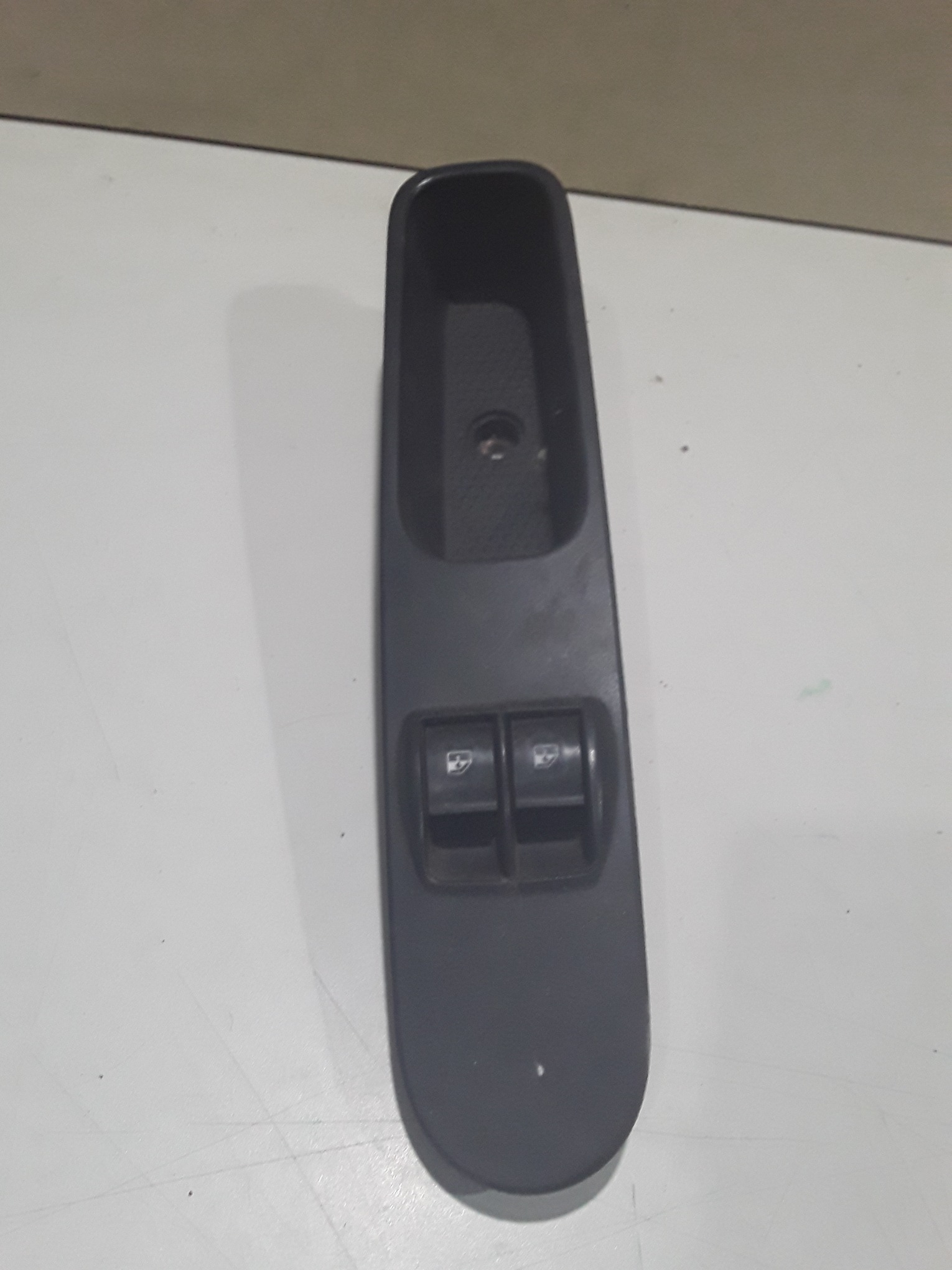 BOTAO VIDRO ELETRICO LE FIAT MOBI 2017 1