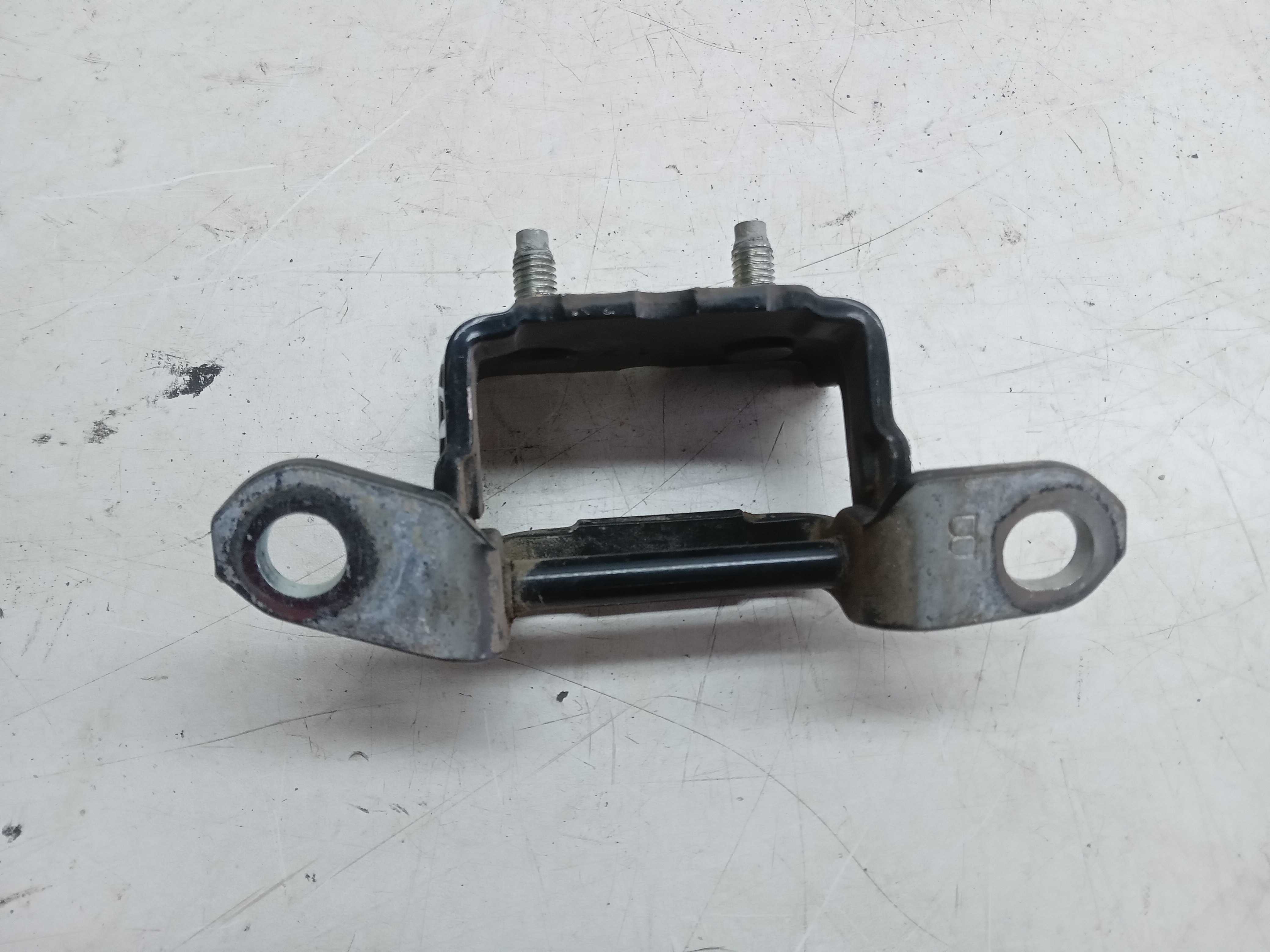DOBRADIÇA SUPERIOR PORTA TRASEIRA ESQUERDA NISSAN MARCH 2012 2