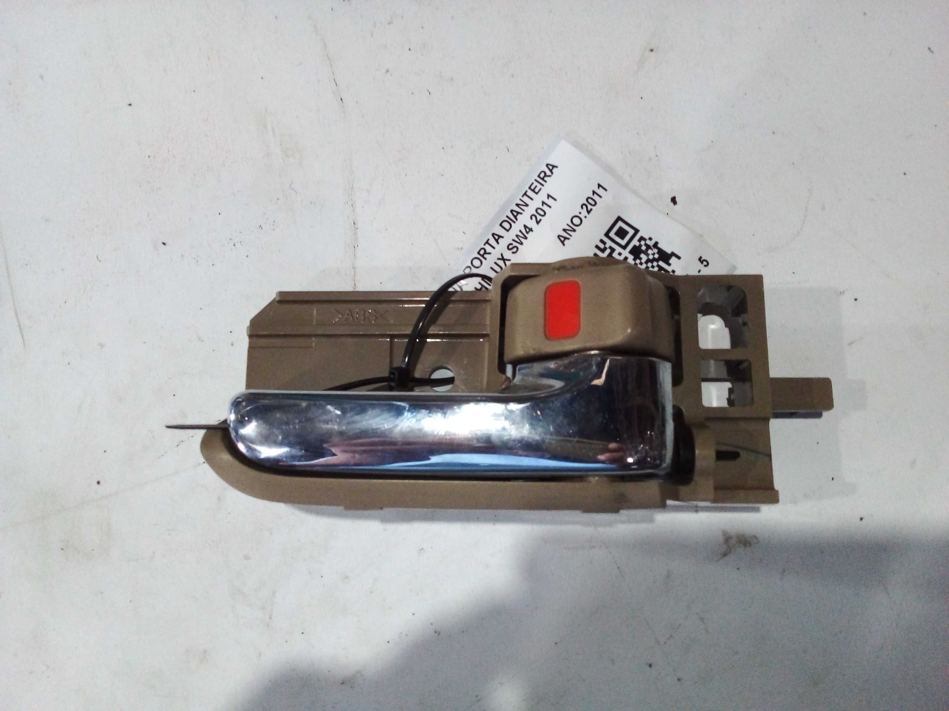 MAÇANETA INTERNA PORTA DIANTEIRA DIREITA TOYOTA HILUX SW4 20 2