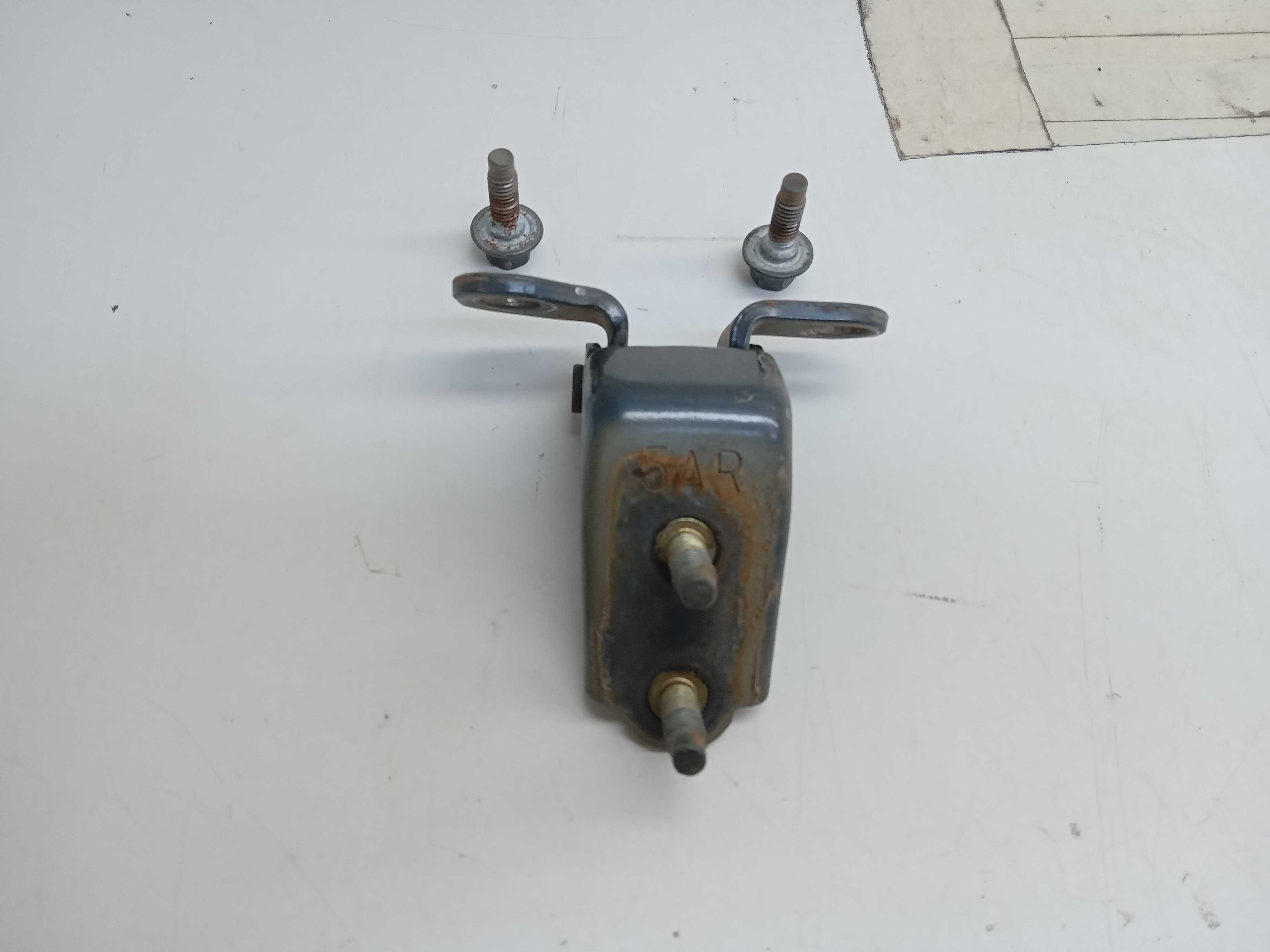 DOBRADIÇA INFERIOR PORTA TRASEIRA ESQUERDA HONDA CIVIC 2005 1