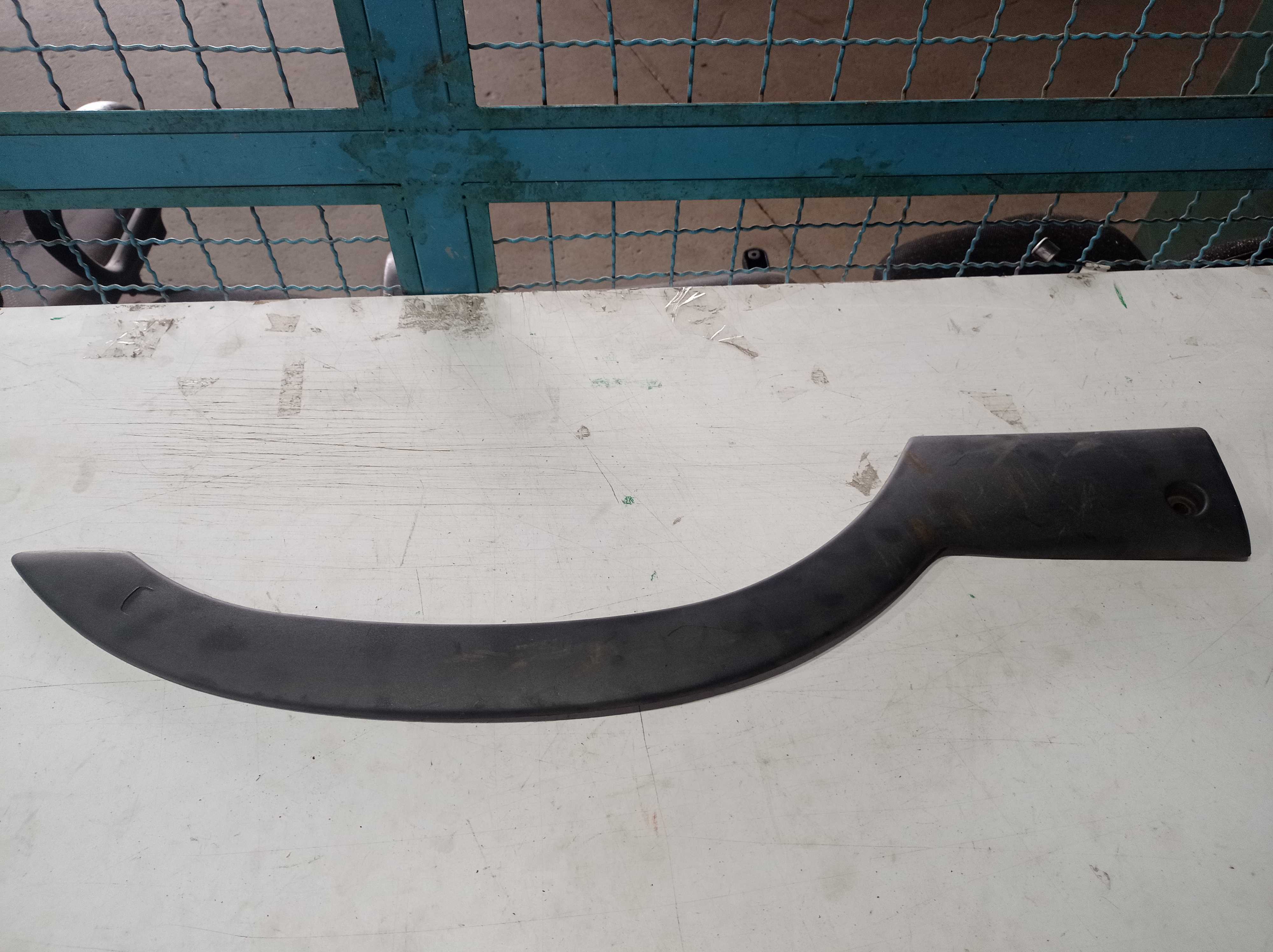 MOLDURA FRISO PARALAMA TRASEIRO ESQUERDO RENAULT MASTER 97 1