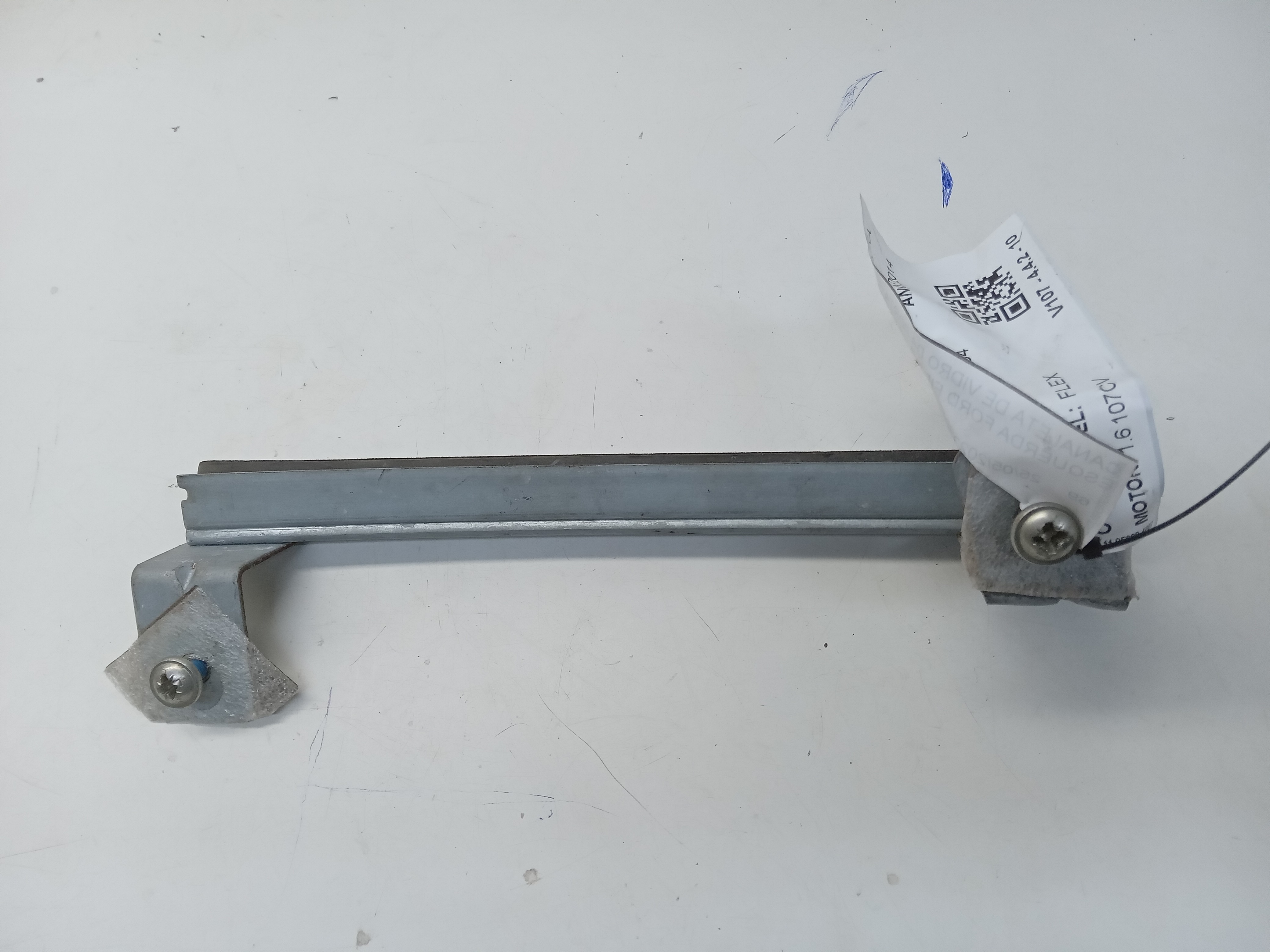 CANALETA GUIA VIDRO PORTA TRASEIRA LE FORD FIESTA SEDAN 2014