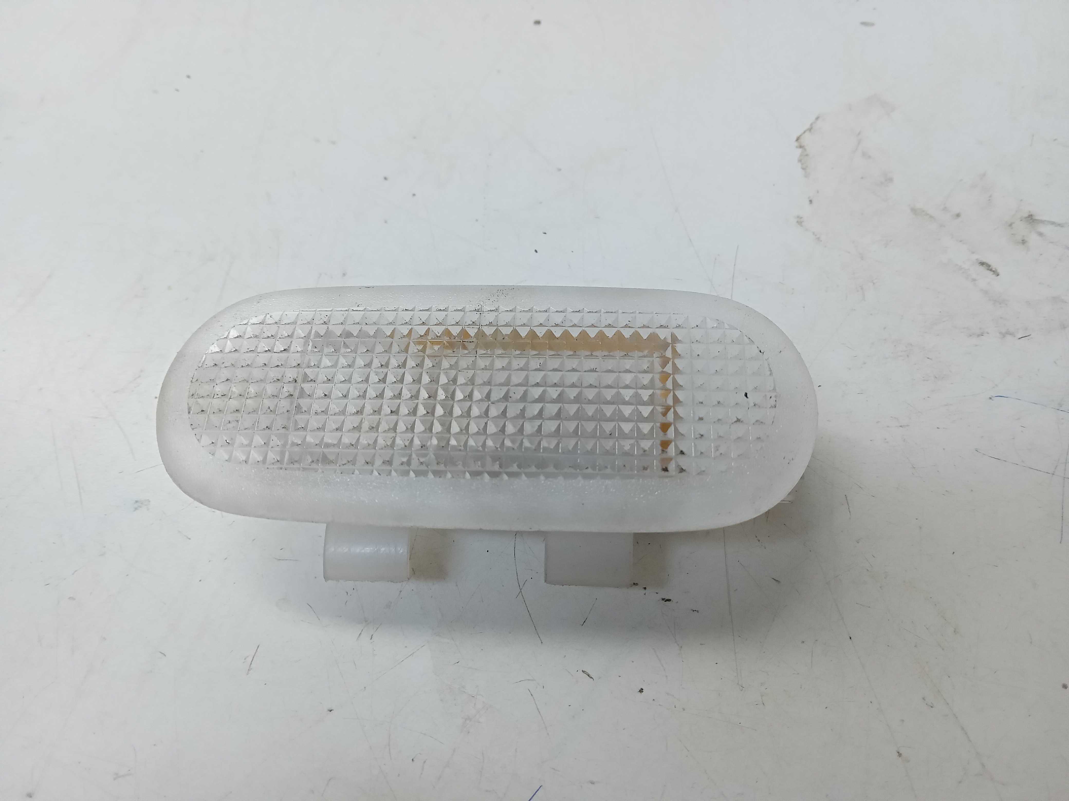 LUZ DE TETO CORTESIA RENAULT FLUENCE 2011 1