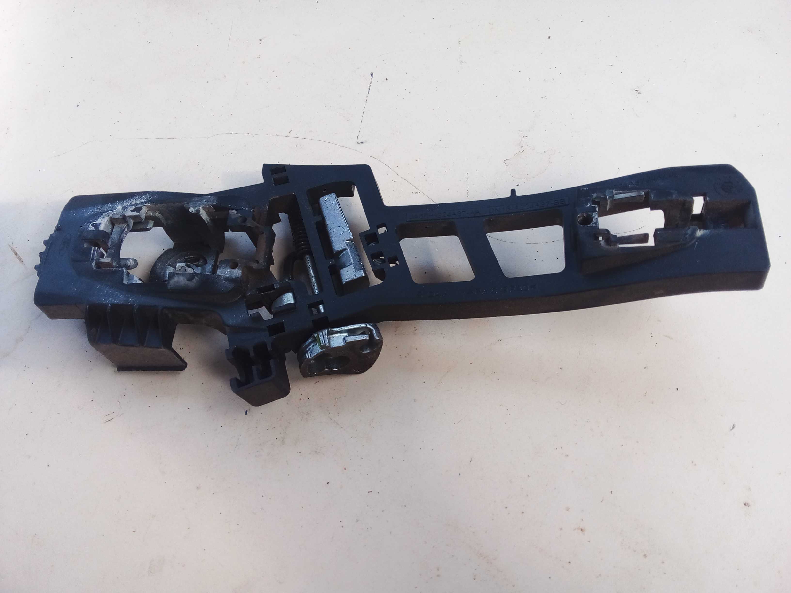 BASE MAÇANETA DIANT ESQ FORD KA 2018 DN15A224A37BB 1