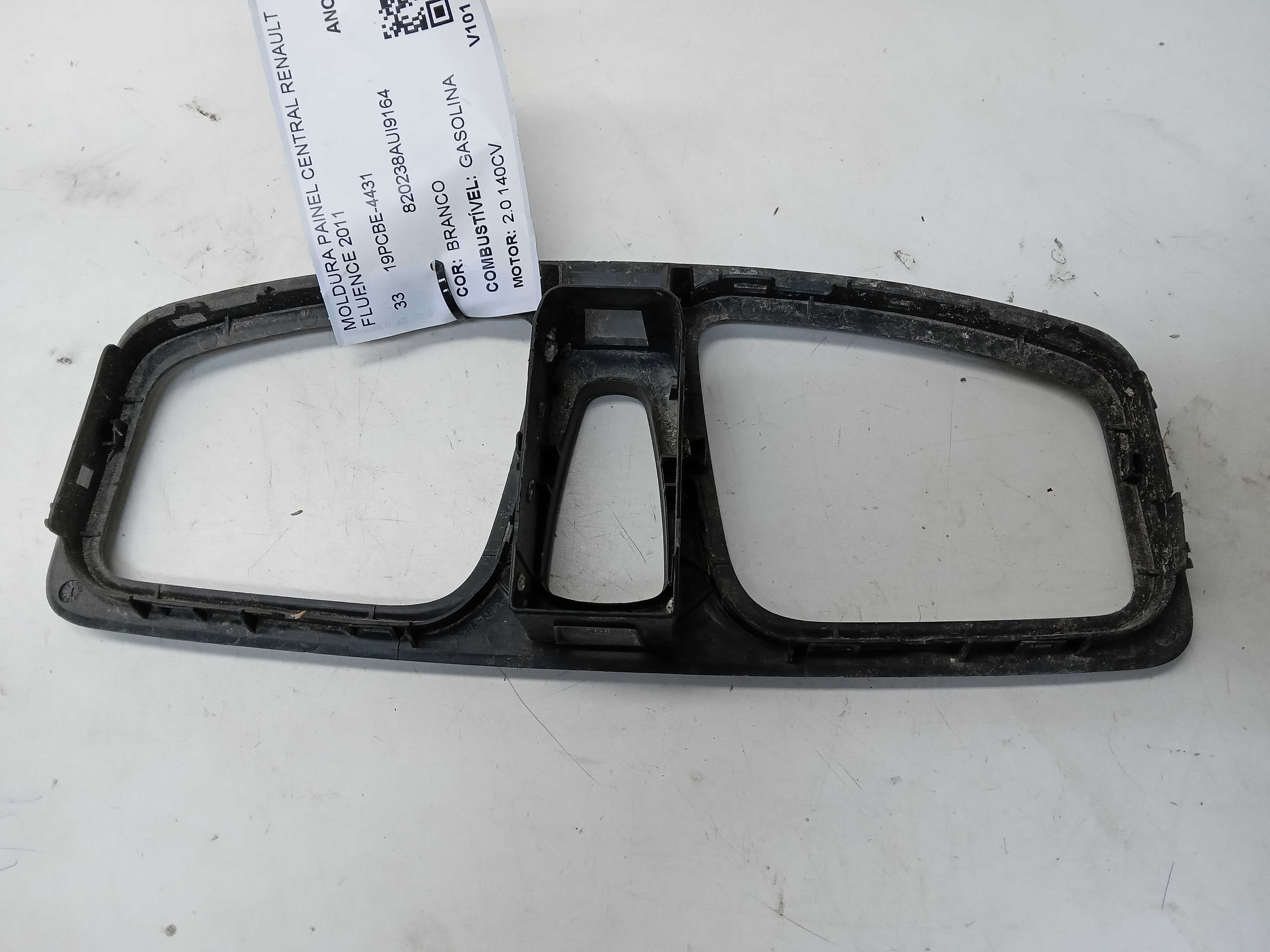 MOLDURA PAINEL CENTRAL RENAULT FLUENCE 2011 1