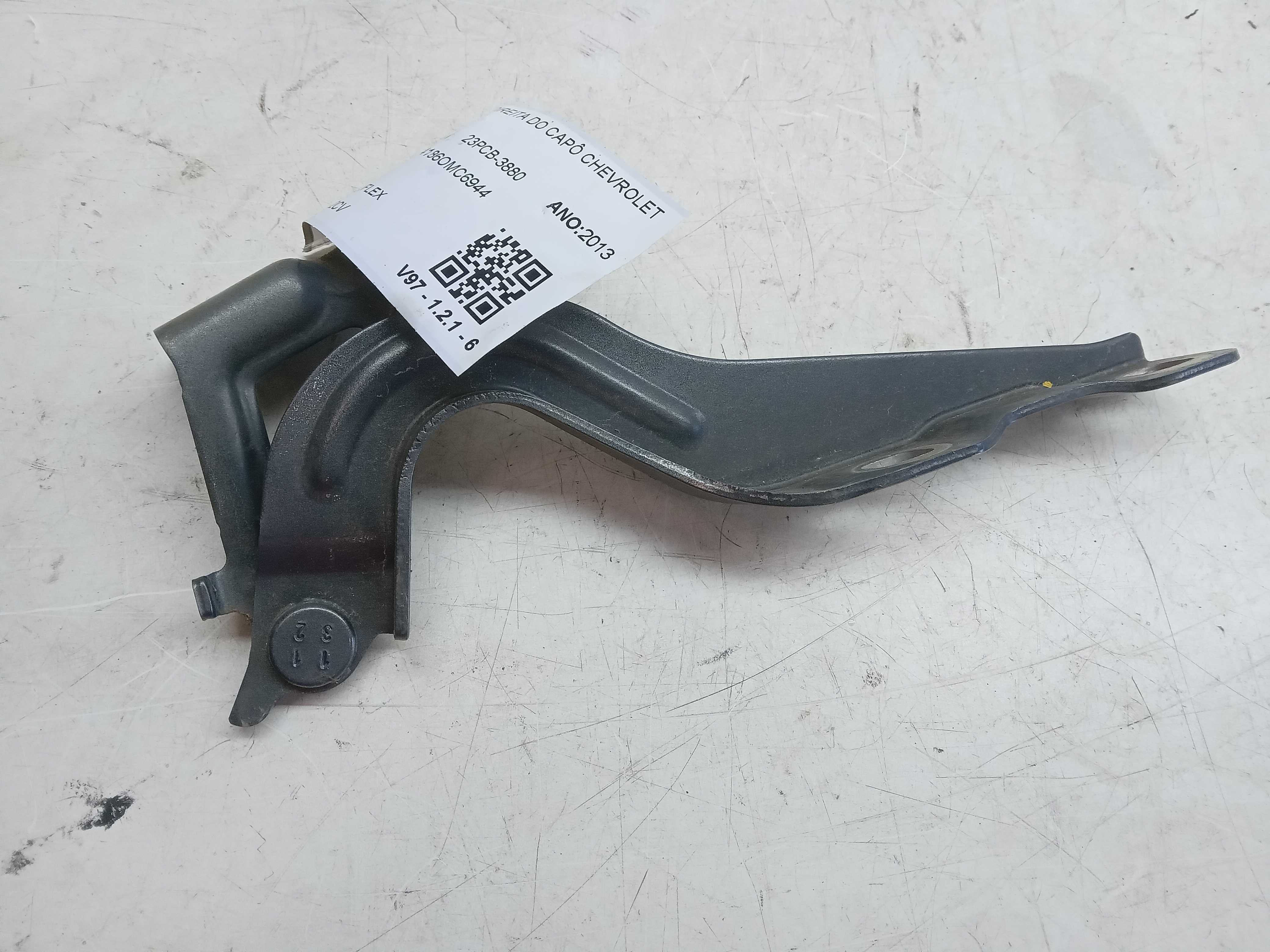 DOBRADIÇA DIREITA DO CAPÔ CHEVROLET COBALT 2013