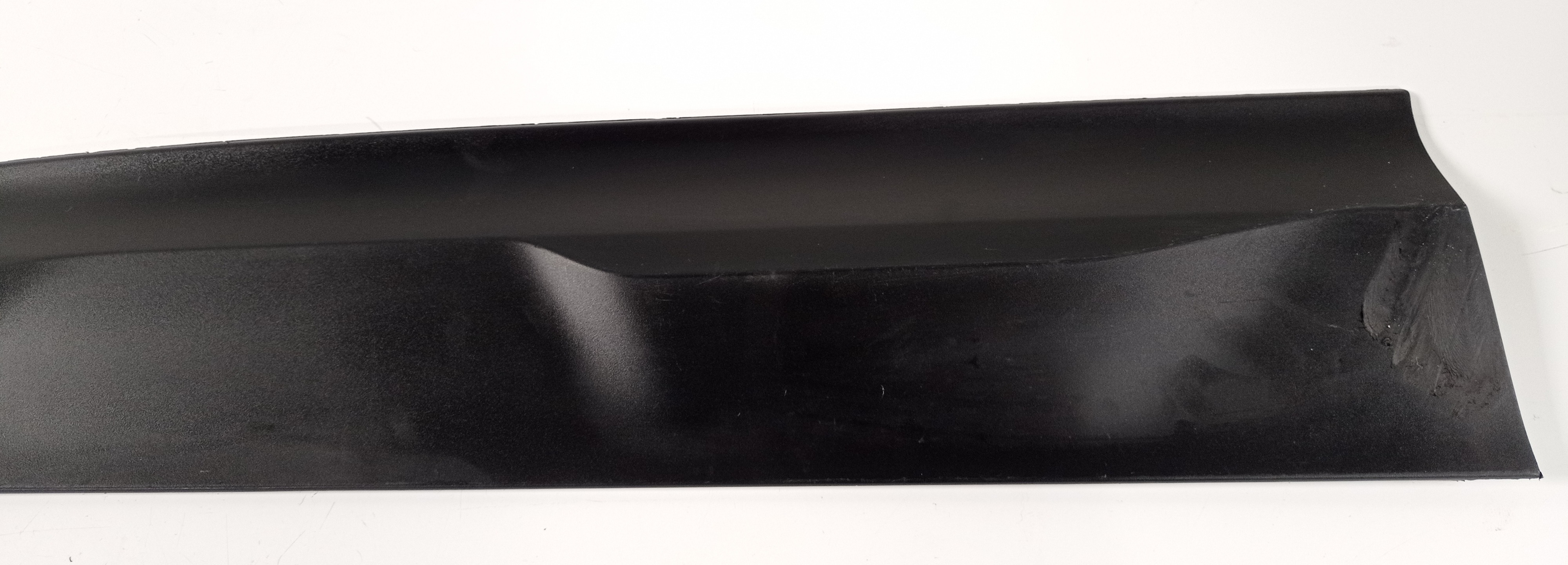 Aplique Friso Porta Diant Esquerda Gm Tracker 2020 A 2021 4