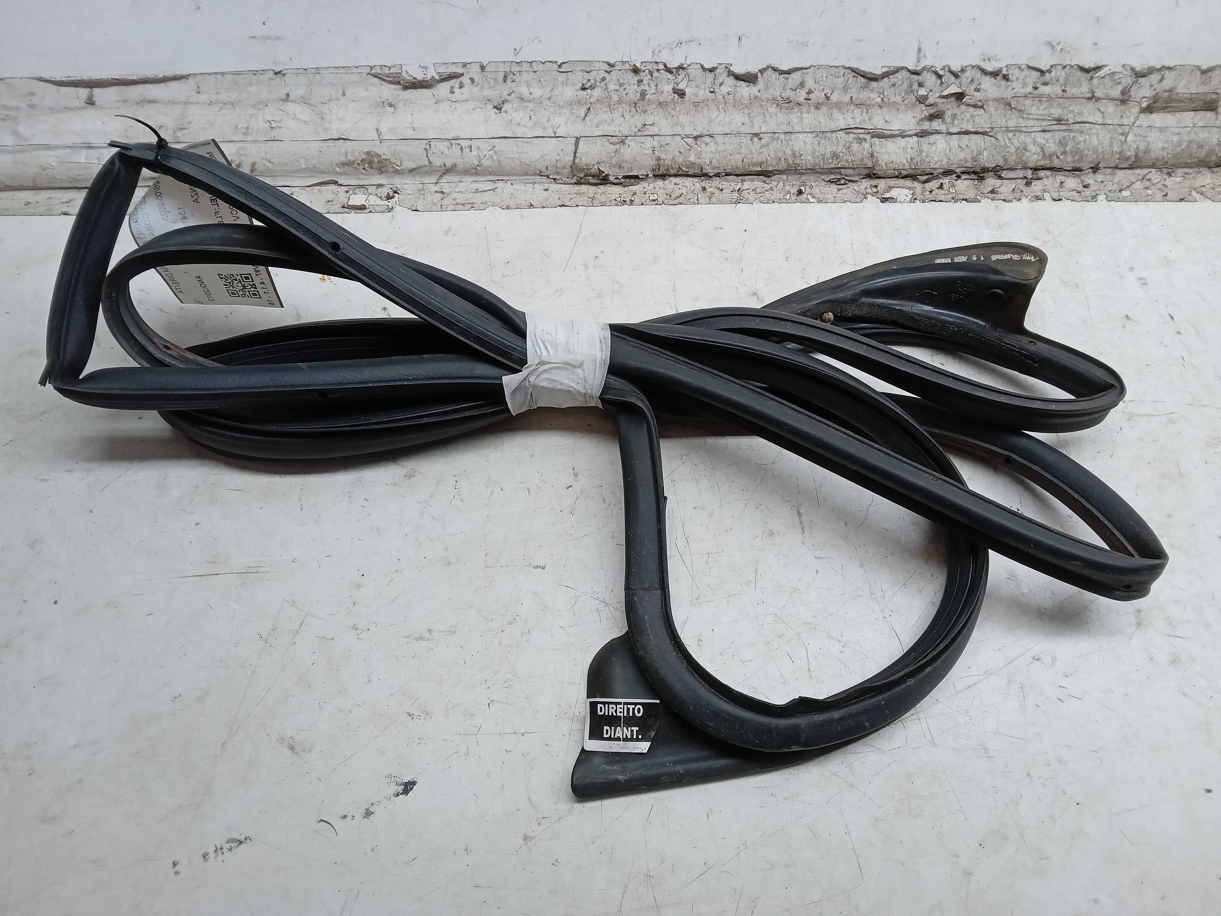 BORRACHÃO PORTA DIANTEIRA DIREITA CHEVROLET COBALT 2013 2