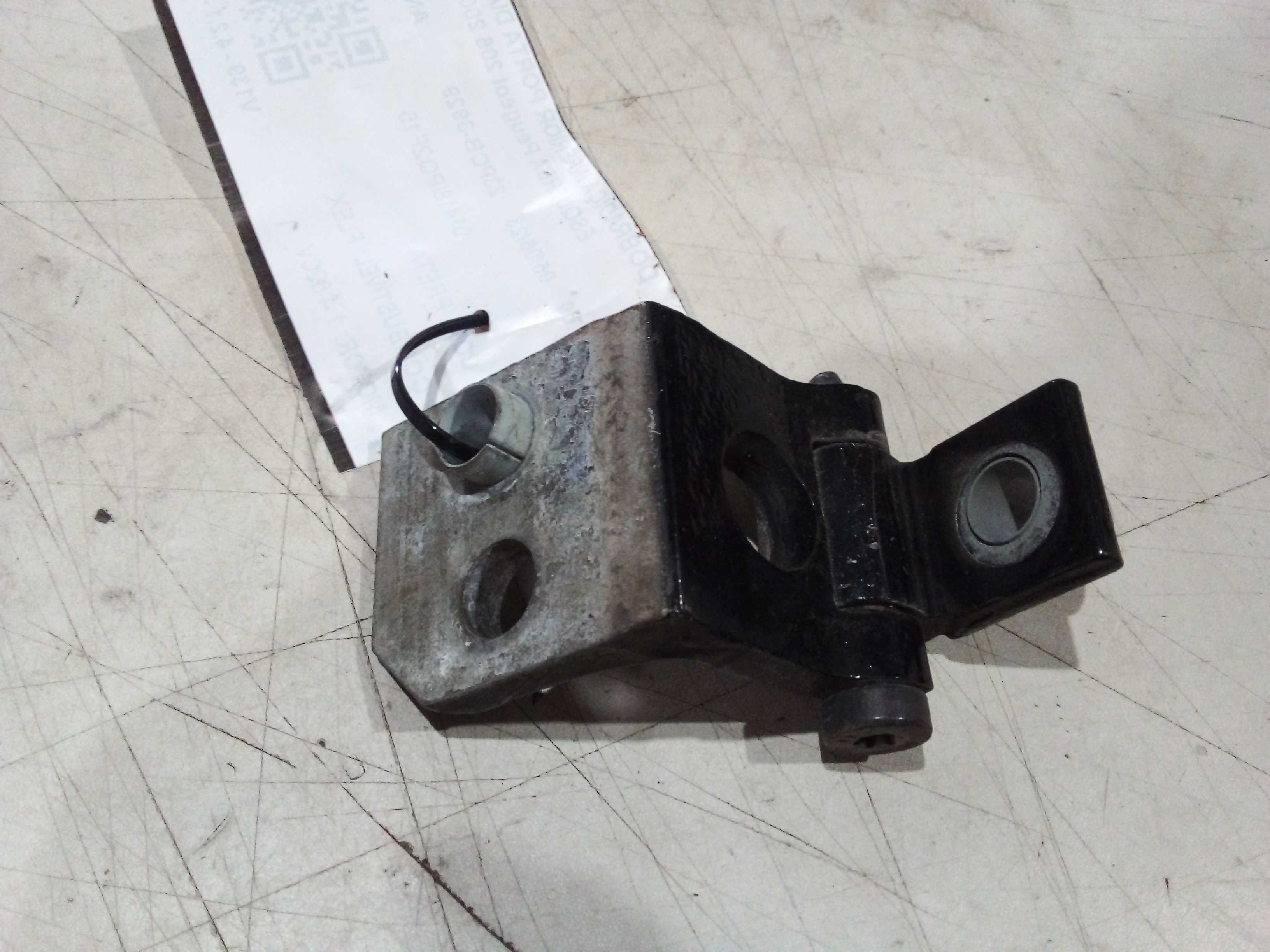 DOBRADIÇA INFERIOR PORTA DIANTEIRA ESQUERDA Peugeot 206 2009 2
