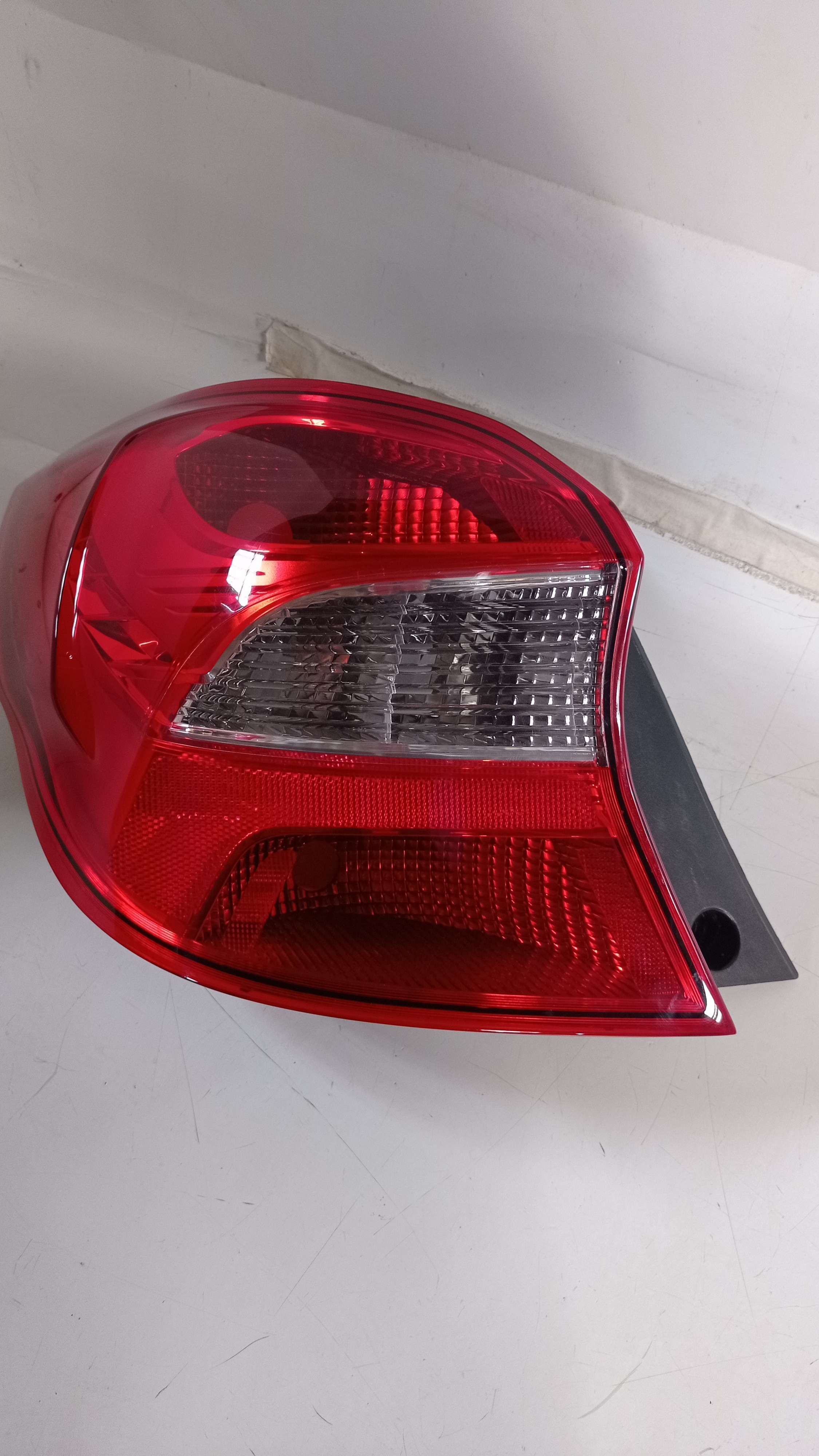 Lanterna Tras Esquerda Ford Ka Hatch 2019 2020 Recuperada 3