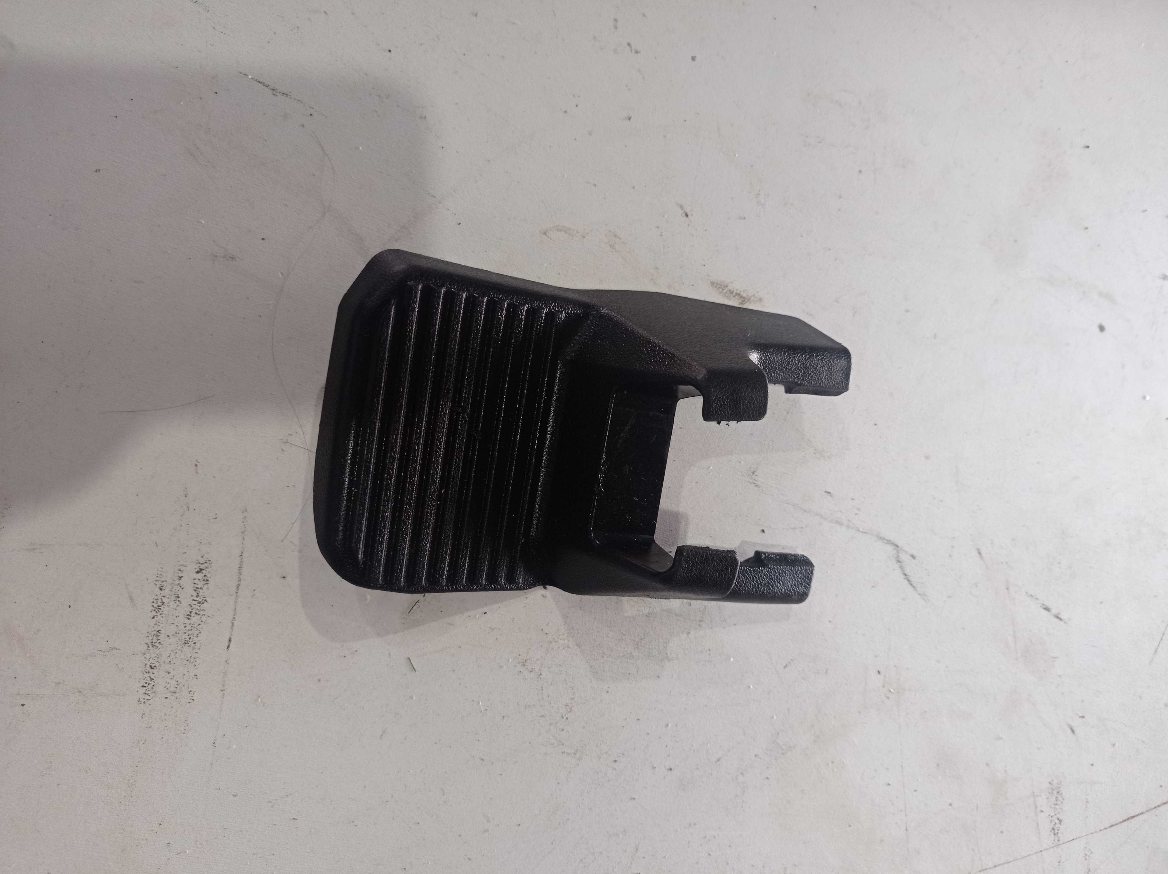 ACABAMENTO TRILHO BANCO DIANTEIRO ESQUERDO TOYOTA HILUX 16 1