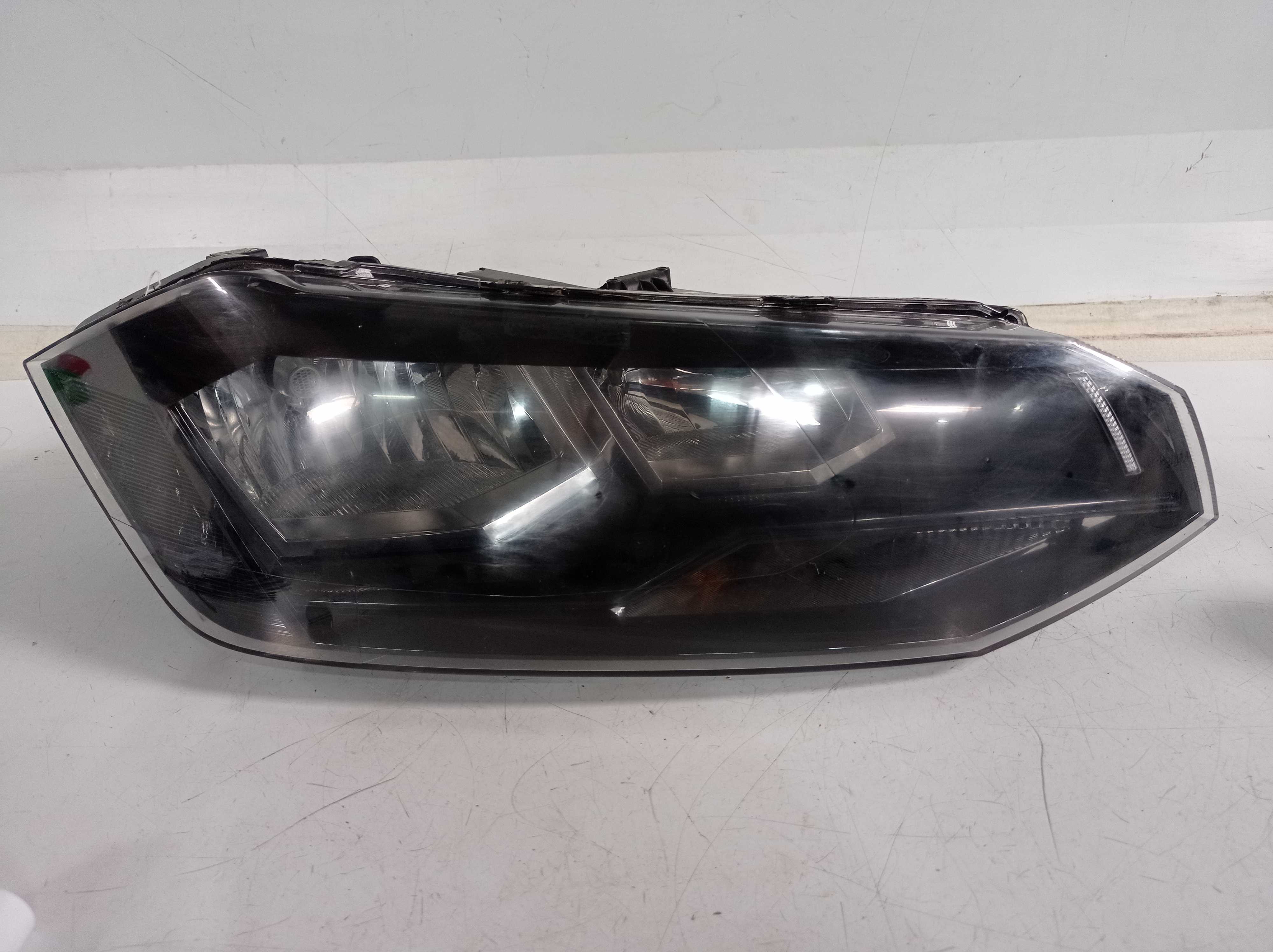 FAROL DIANTEIRO LADO DIREITO VW POLO VIRTUS 17 19 P RECU 1