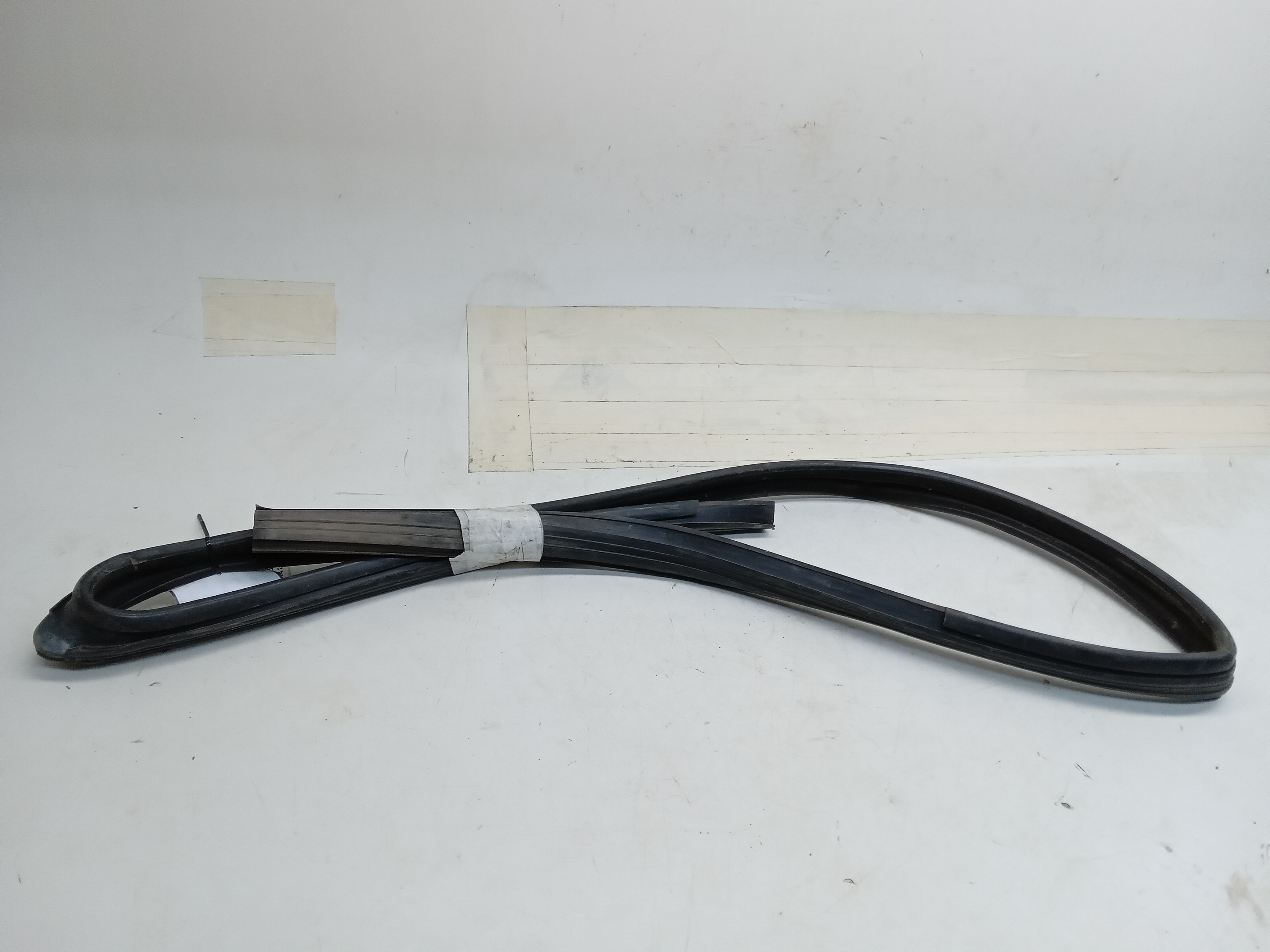GUARNIÇÃO PORTA TRASEIRA ESQUERDA Chevrolet Astra 2008 1