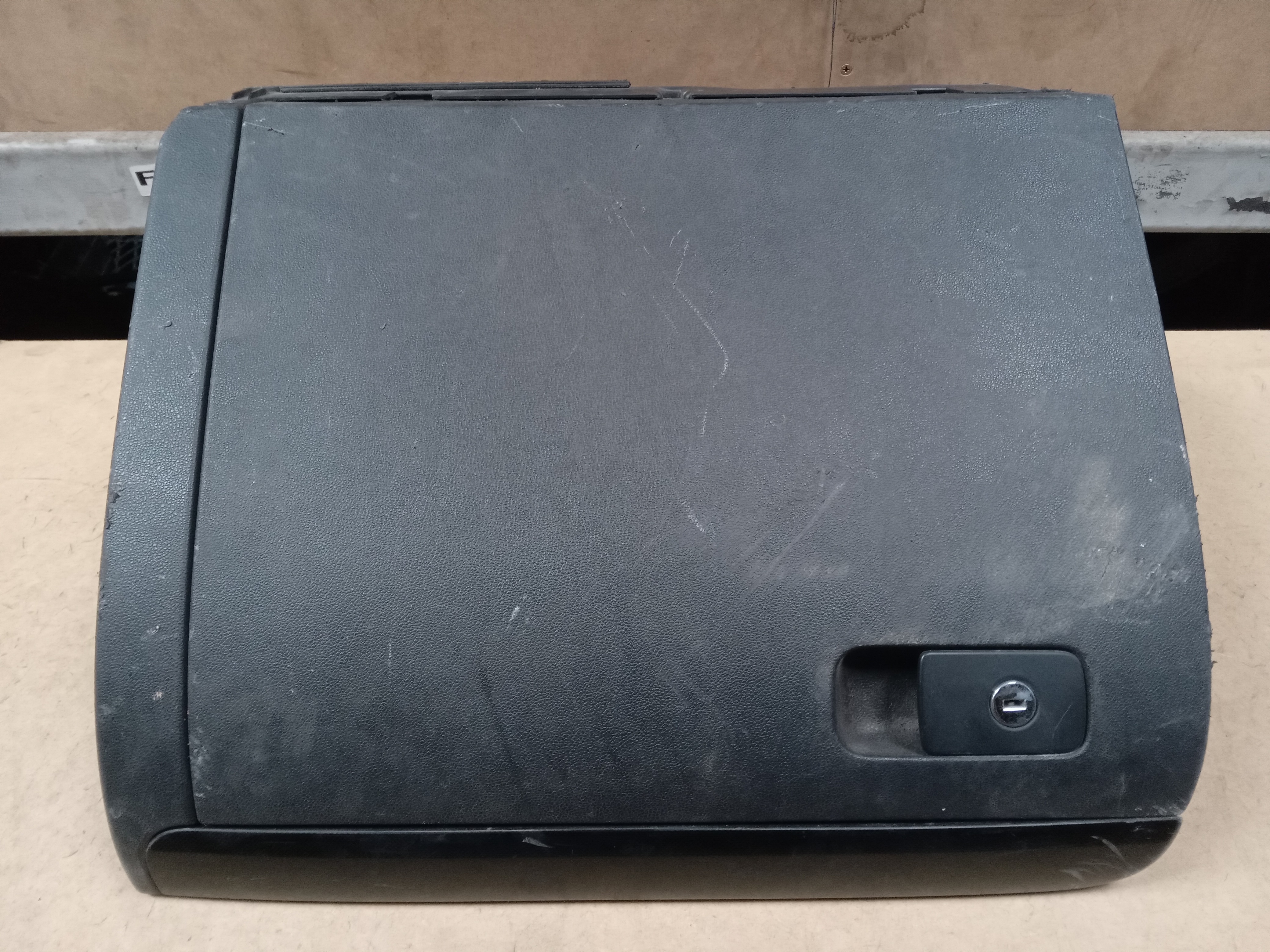 PORTA LUVAS VW JETTA 2012 1