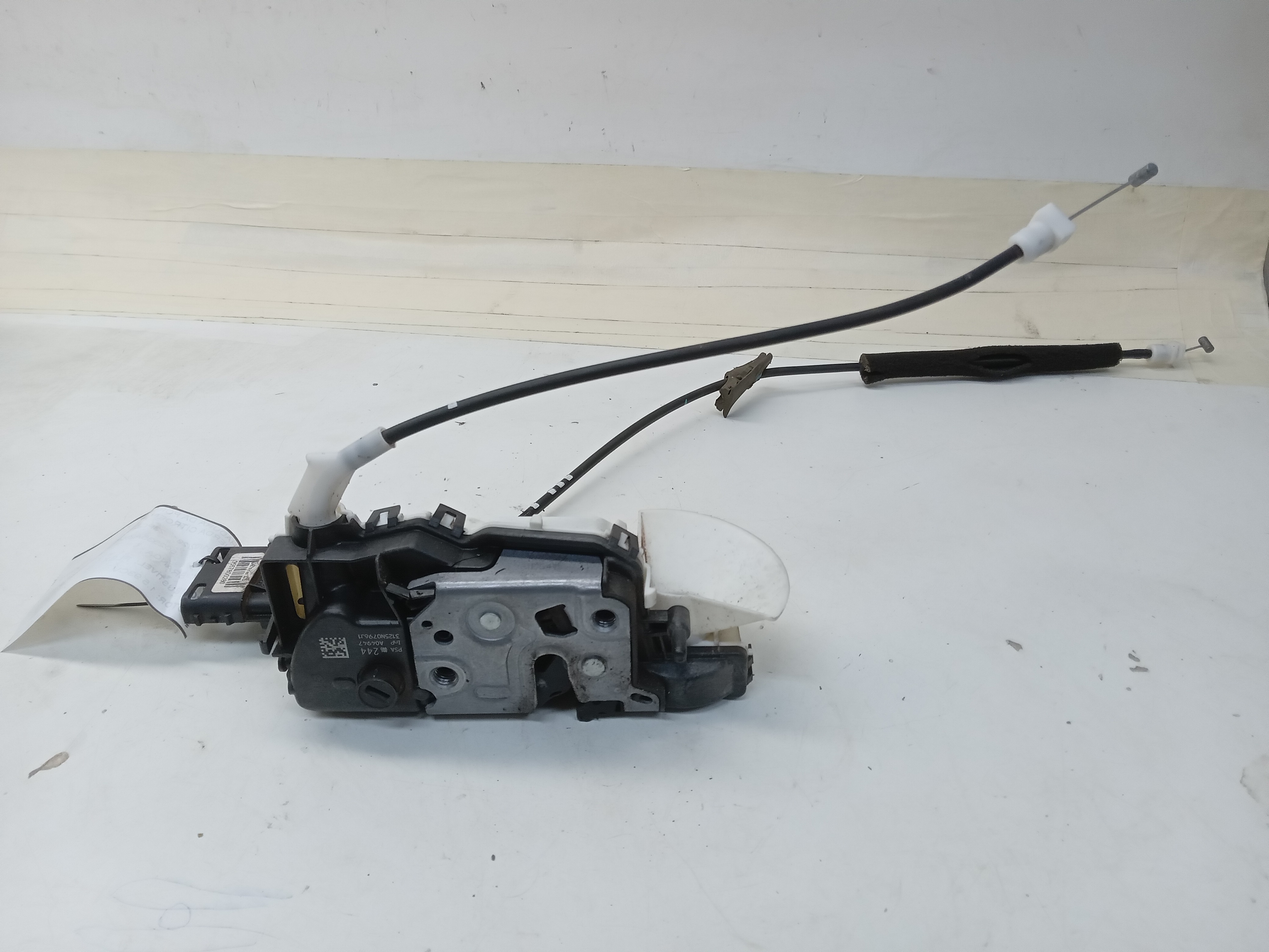 FECHADURA DA PORTA DIANTEIRA ESQUERDA CITROEN C3 2016 1