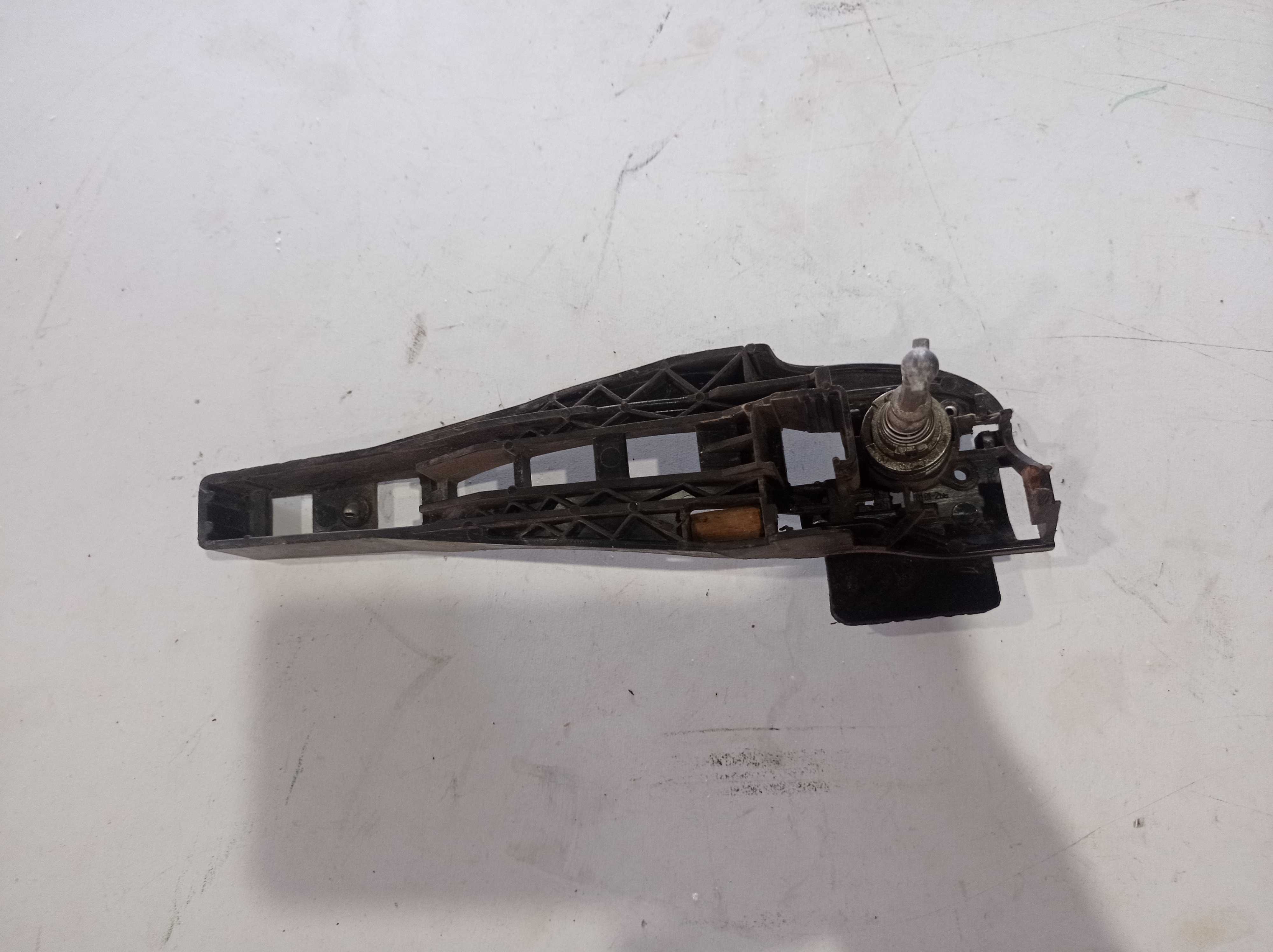 SUPORTE MAÇANETA EXTERNA TRASEIRA ESQUERDA CITROEN C3 2005 2