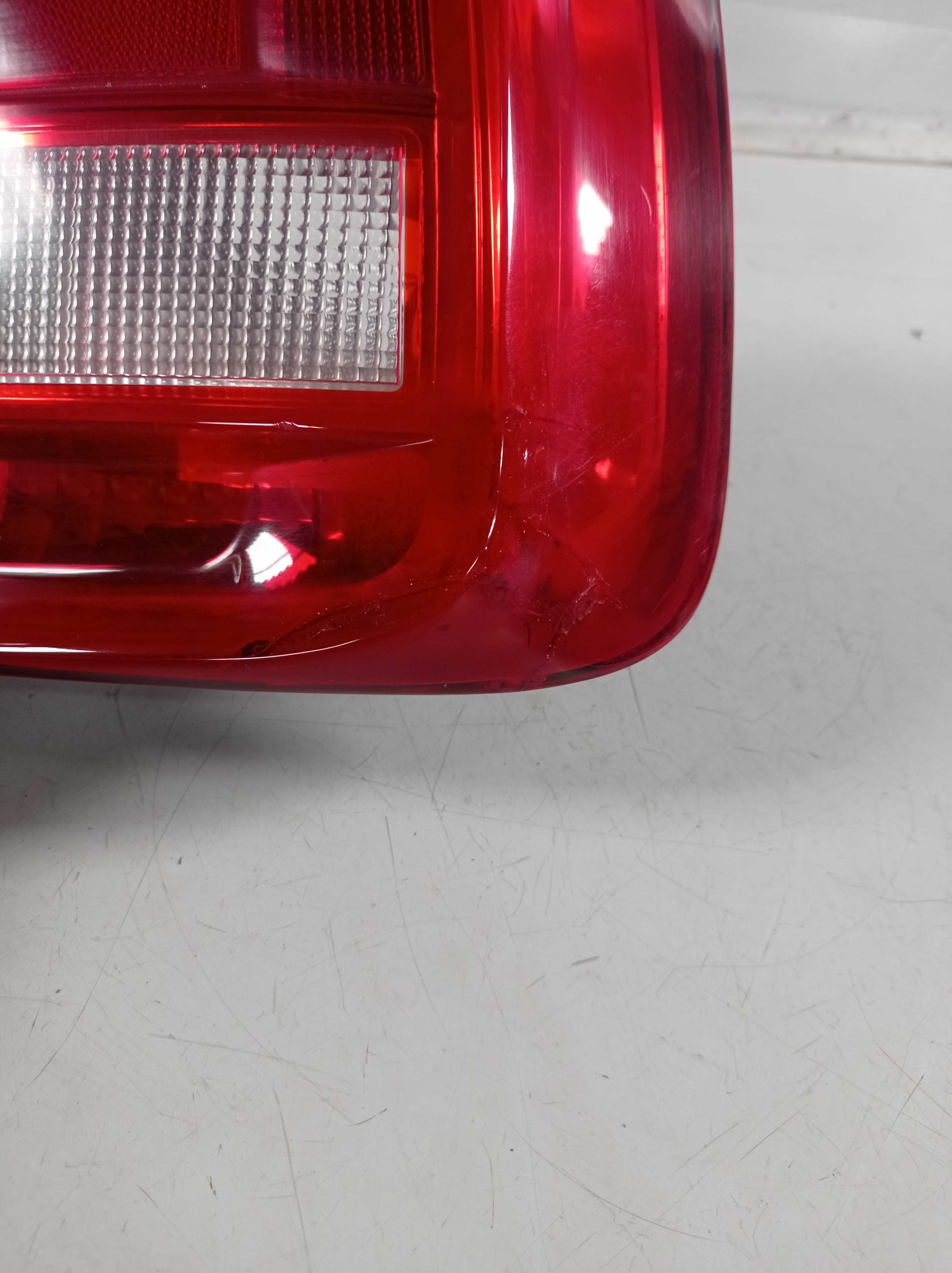 LANTERNA TRASEIRA DIREITA VW SAVEIRO G7 17 21 RECUPERADA 3