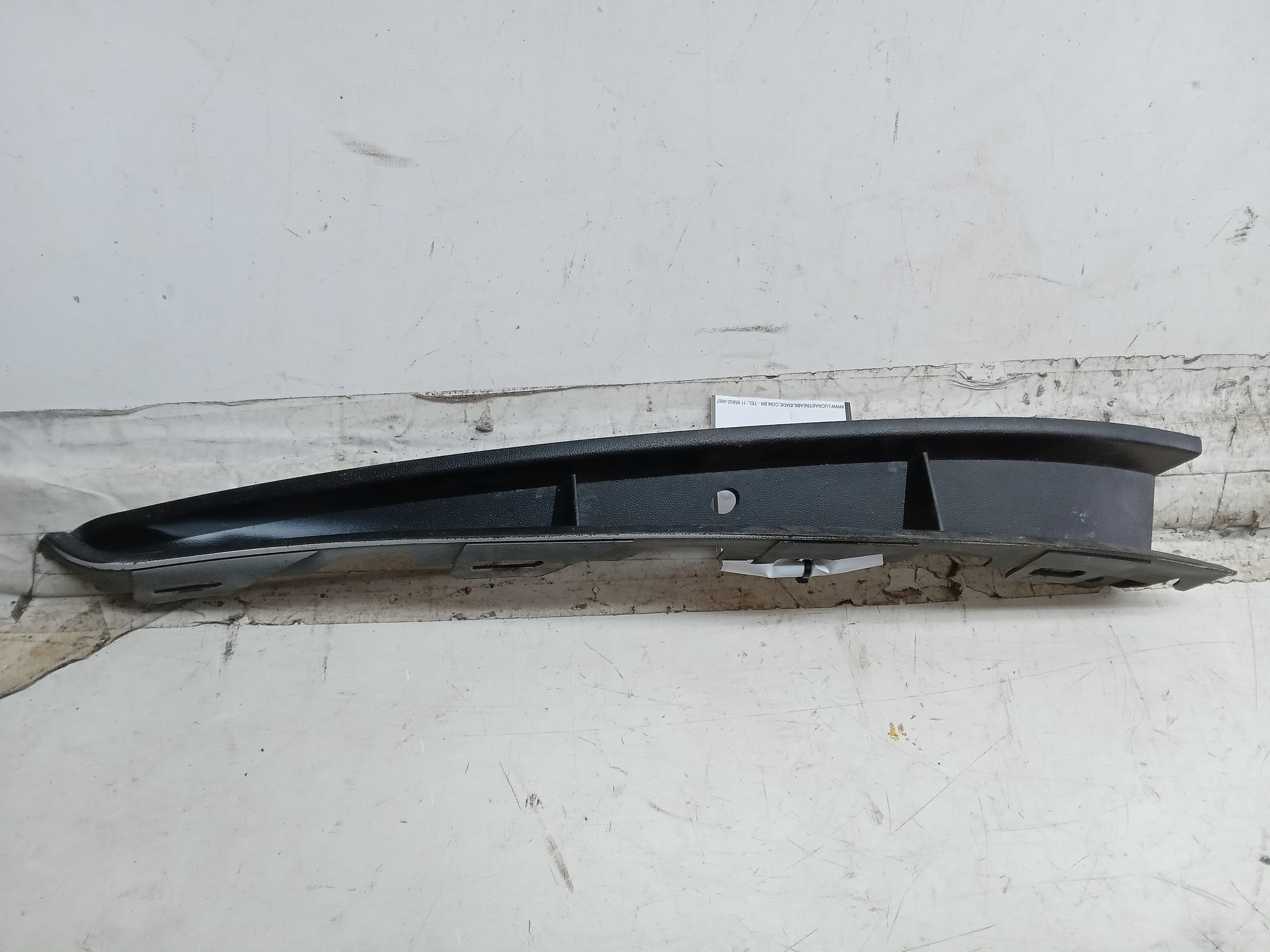 6ea853677c  Moldura Grade P.choque Diant Dir Vw Polo 17 20