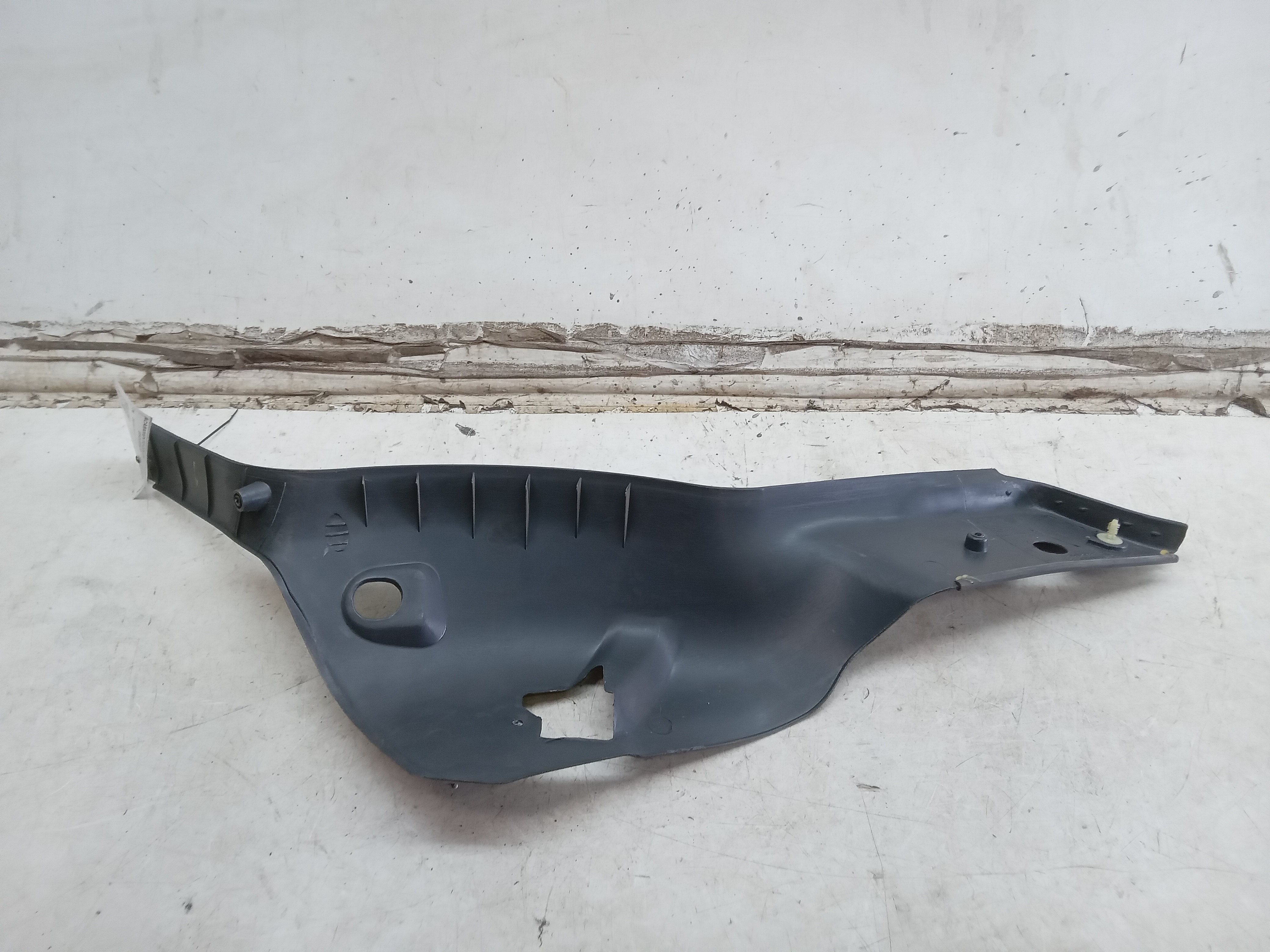 MOLDURA ACABAMENTO TRASEIRO LE Fiat Palio 2007 2