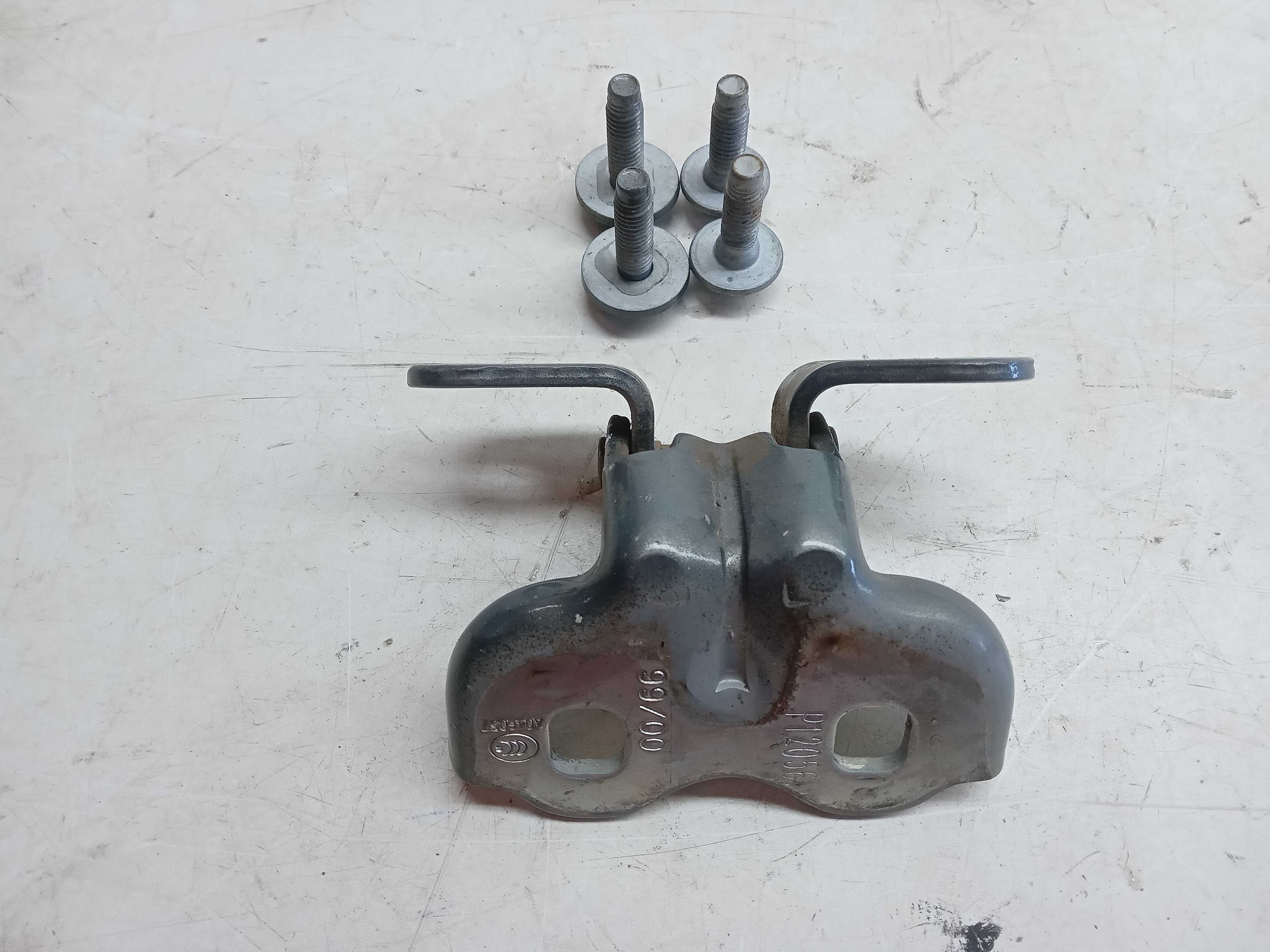 DOBRADIÇA INFERIOR PORTA TRASEIRA LD CHEVROLET COBALT 2013 2