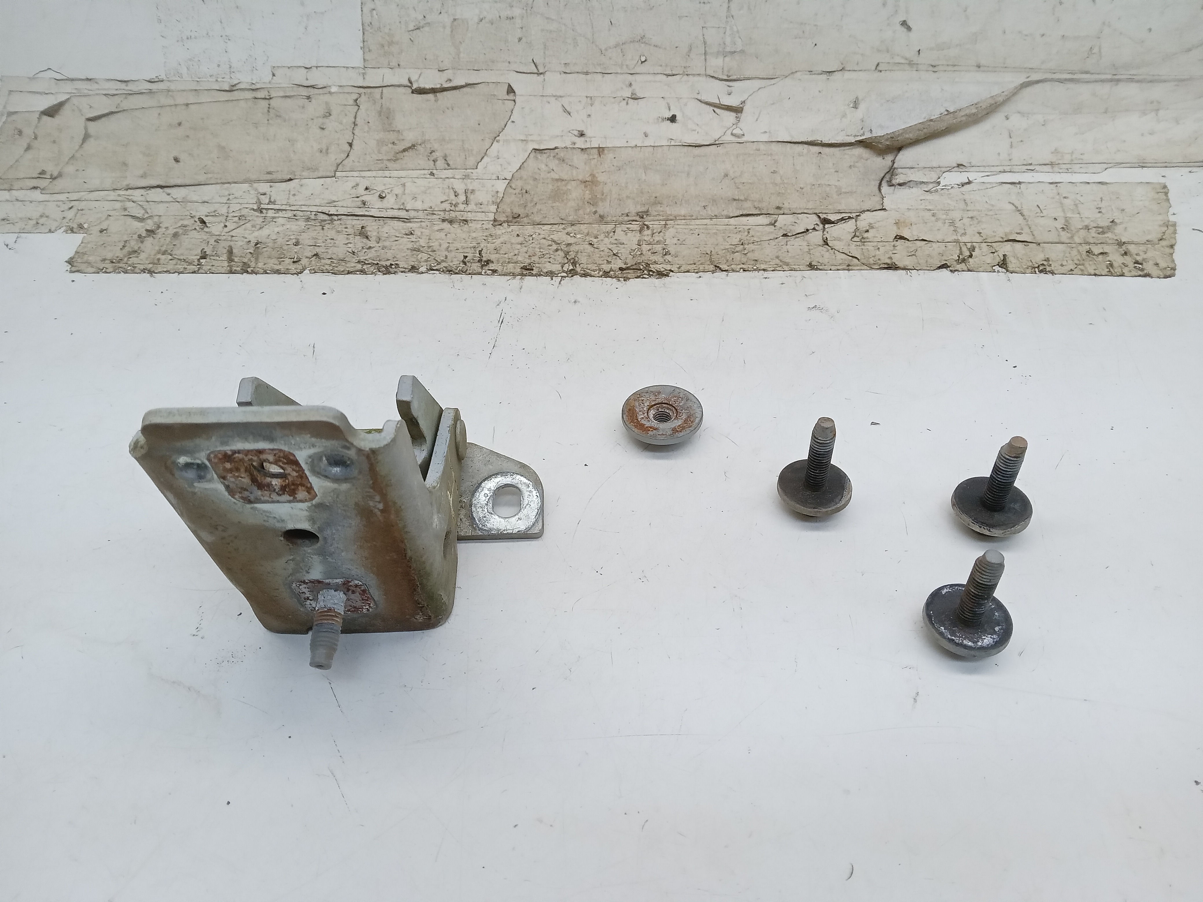DOBRADIÇA INFERIOR PORTA DIANTEIRA DIREITA FORD RANGER 2008 1