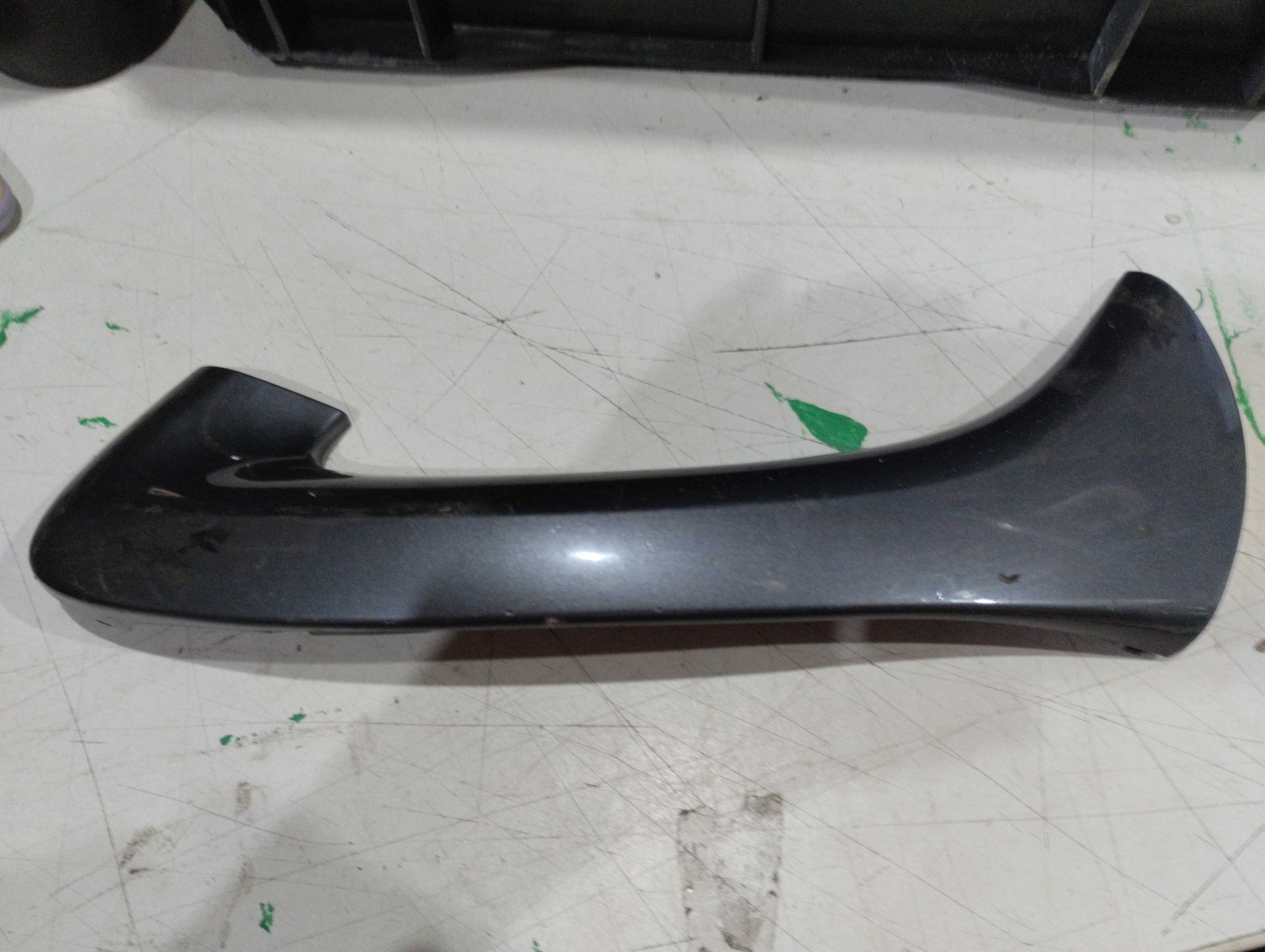Acabamento forro de porta direito Renault Duster 1