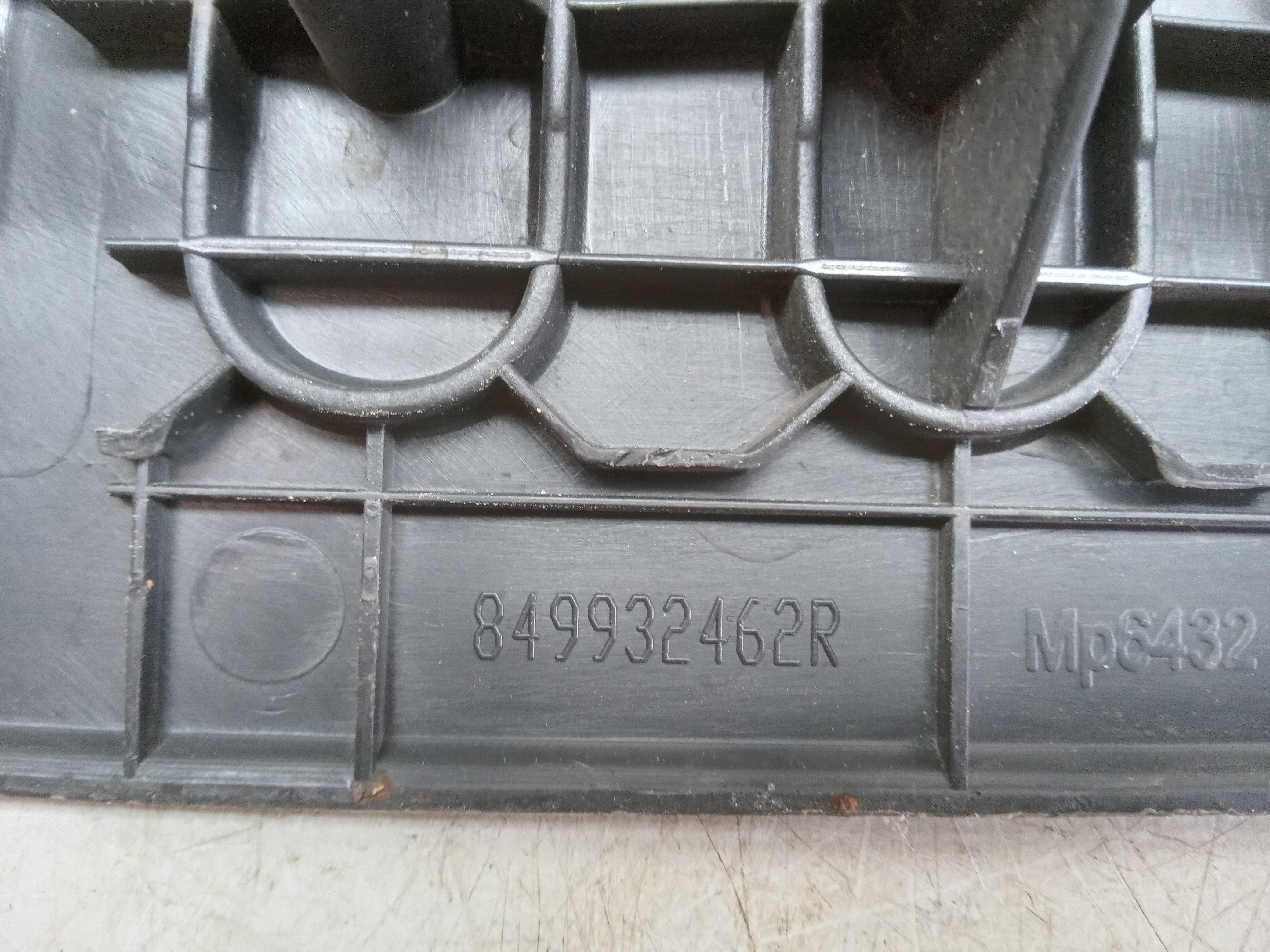 Soleira Traseira Porta Malas Renault Master 2021 P/recuperar 10