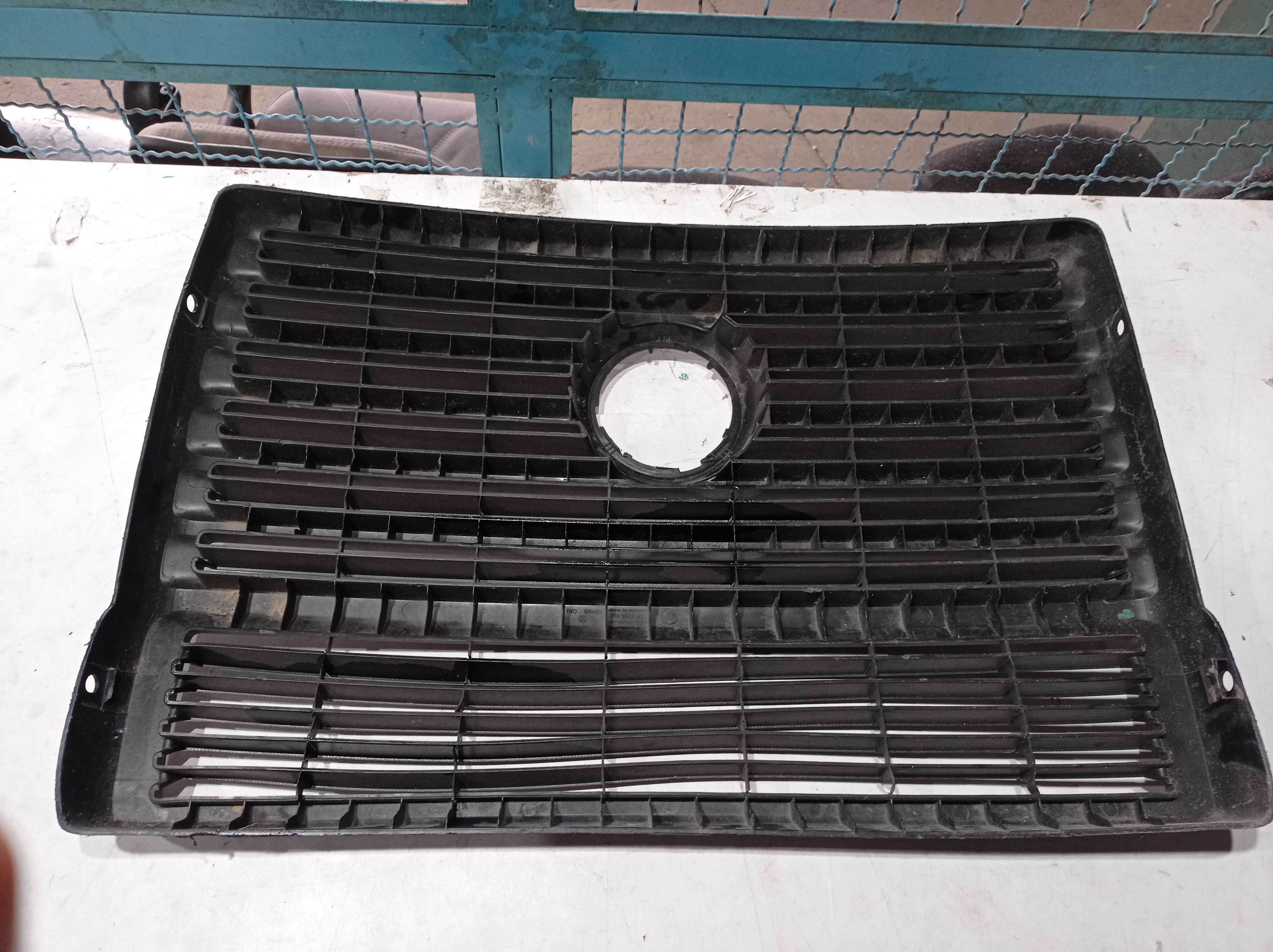 GRADE DIANTEIRA VOLKSWAGEN KOMBI 2006 A 2014 PARA RECUPERAR 2