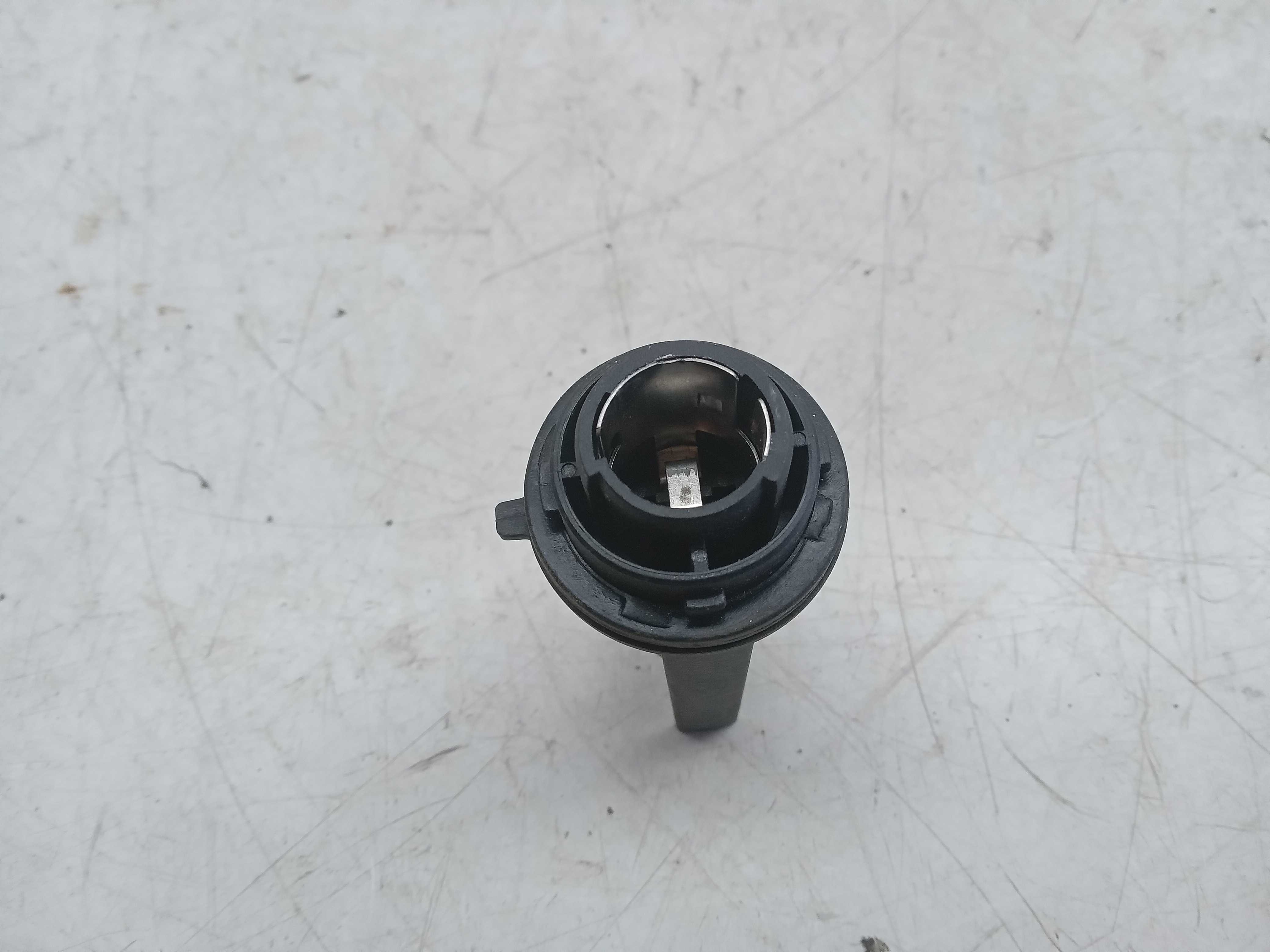 SOQUETE FAROL ESQUERDO Renault Sandero Stepway 2012