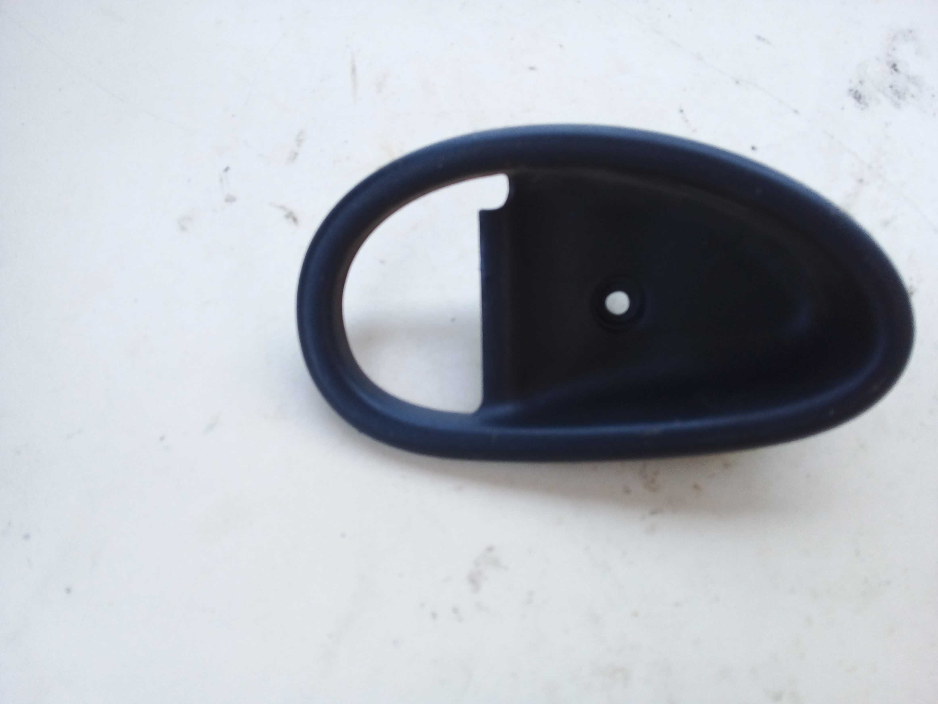 MOLDURA INT MAÇANETA PORTA DIREITA  PALIO SAPAO 2010 1