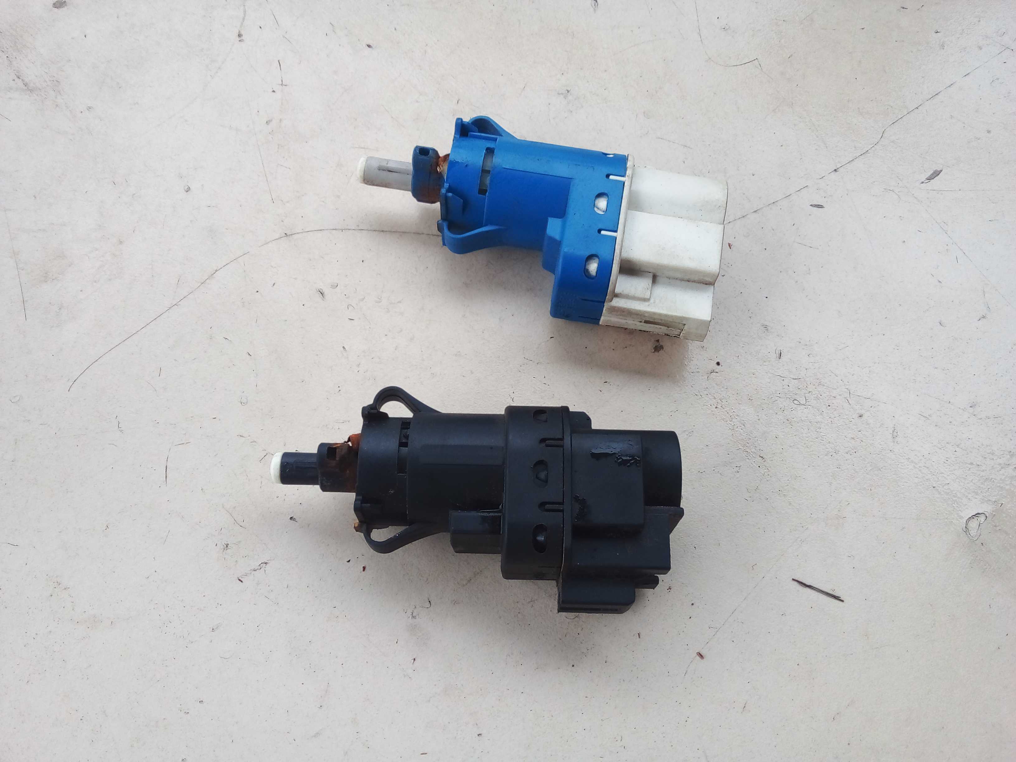 PAR INTERRUPTOR PEDAL FREIO VOLVO XC60 2014