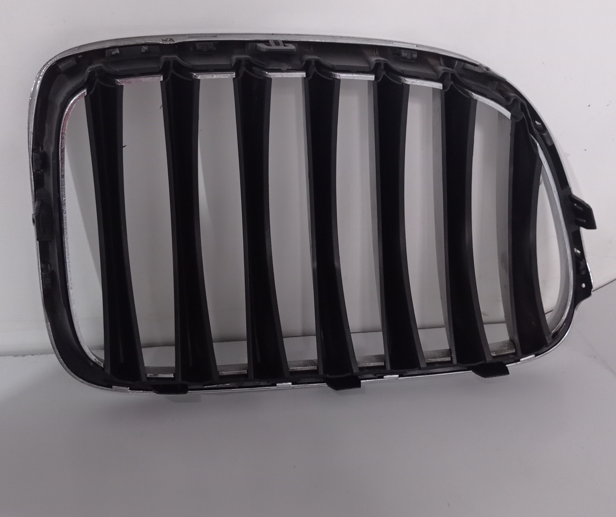51112993307 Grade Frontal Bmw X1 2012 4