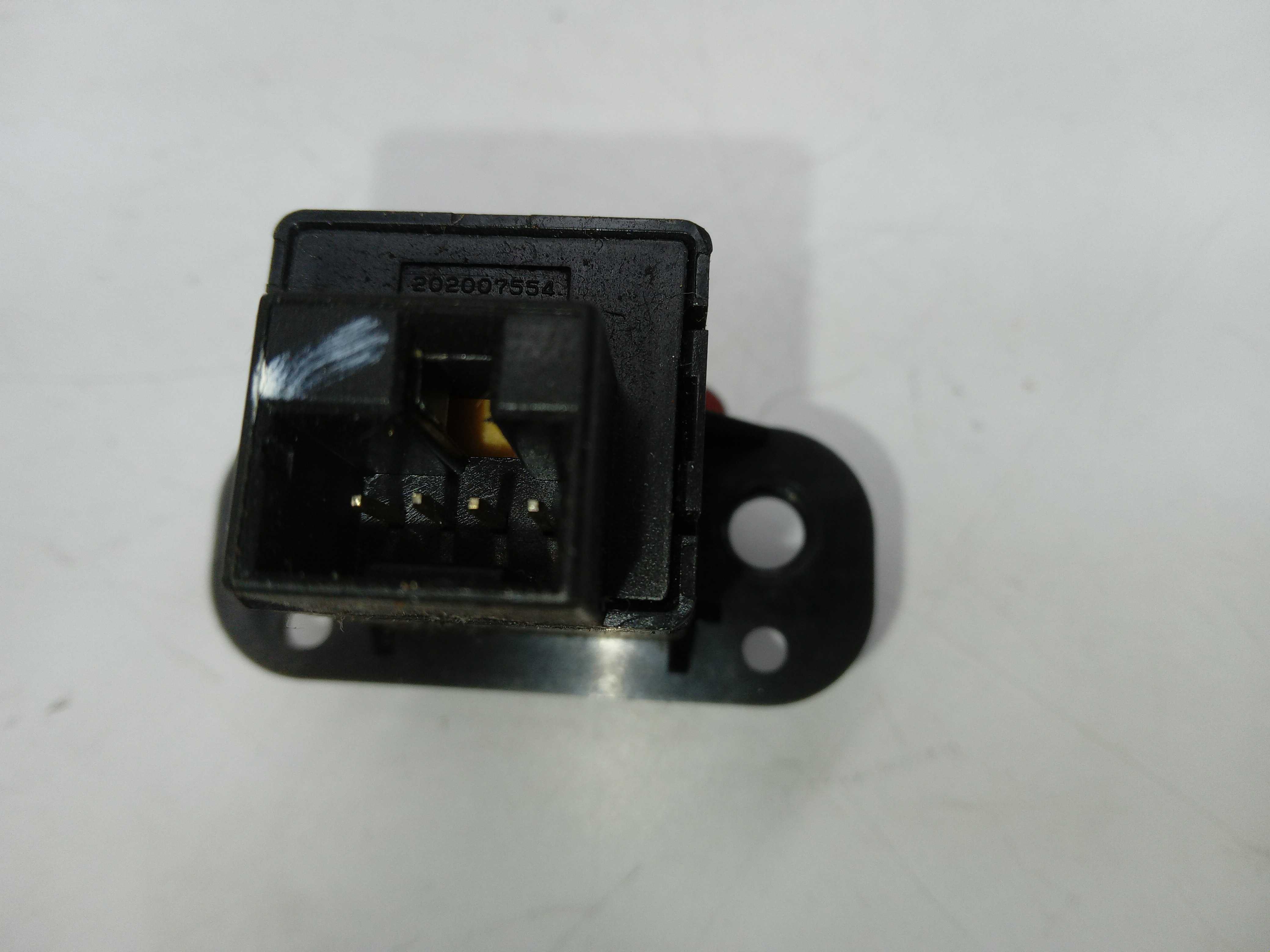 BOTÃO PISCA ALERTA CHEVROLET COBALT 2013 2
