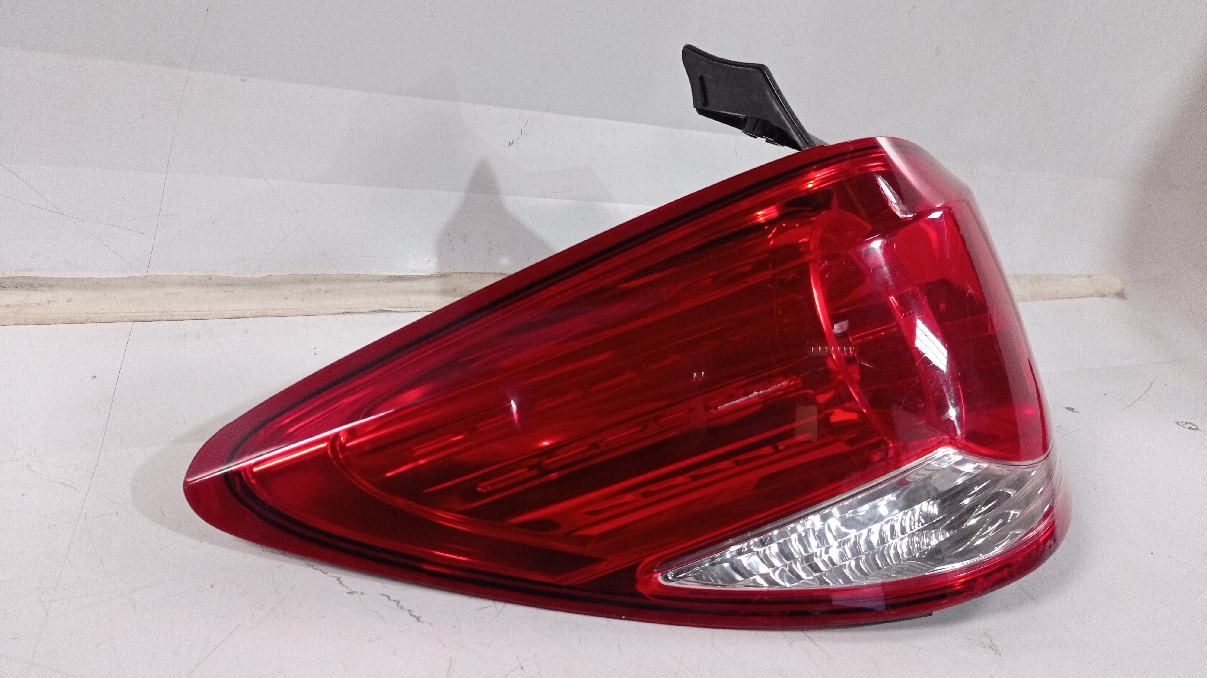 Lanterna Tras Esquerda Gm Cruze Hatch 2012 A 2016 Recuperada 3