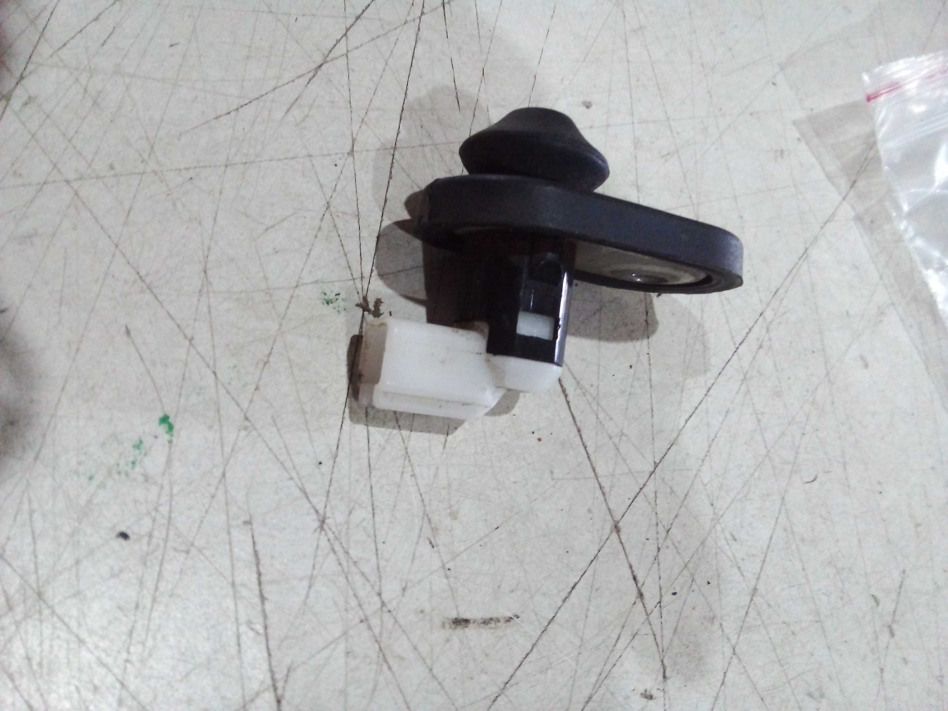 INTERRUPTOR LUZ  PORTA DIANTEIRA DIREITA TOYOTA HILUX SW4 20 2