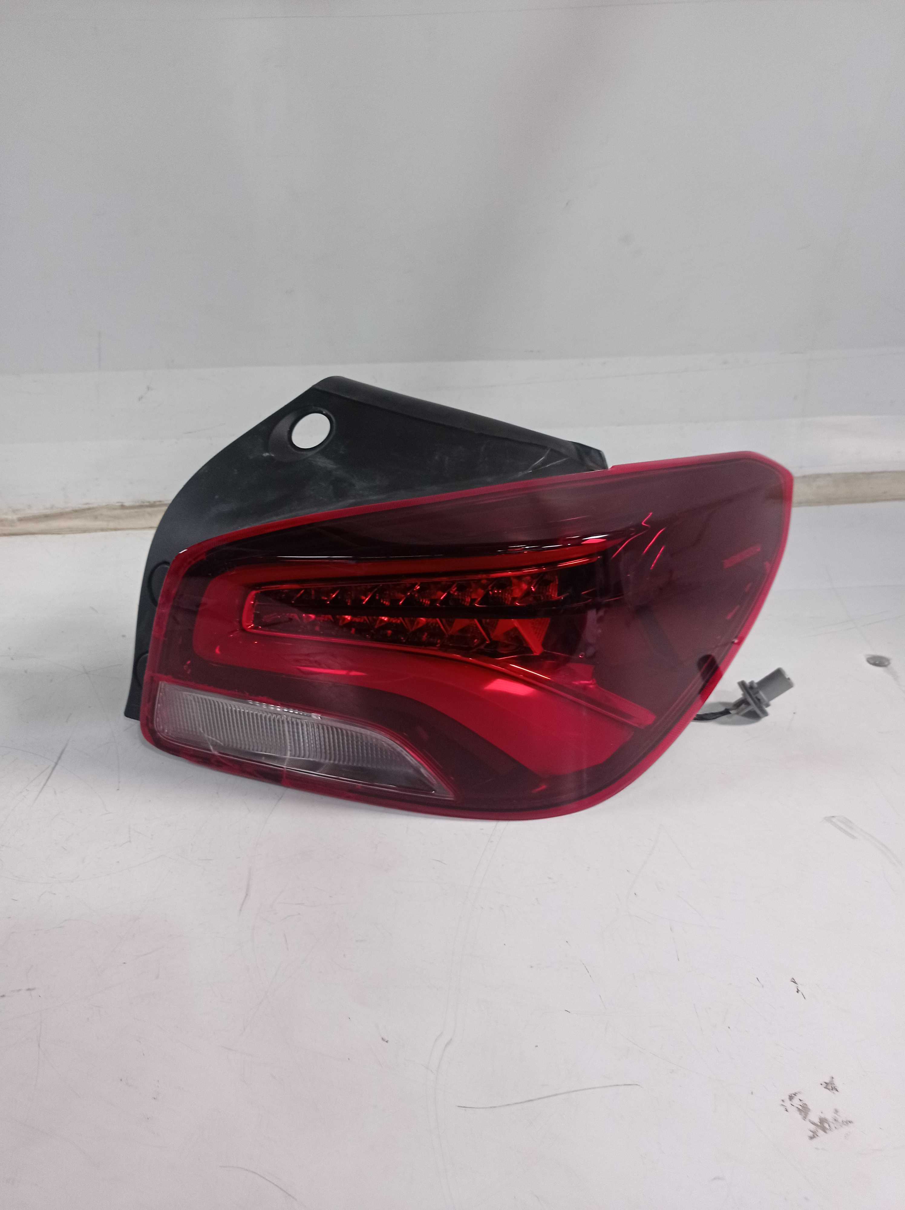 LANTERNA TRASEIRA DIREITA GM ONIX HATCH RECUPERADA 1