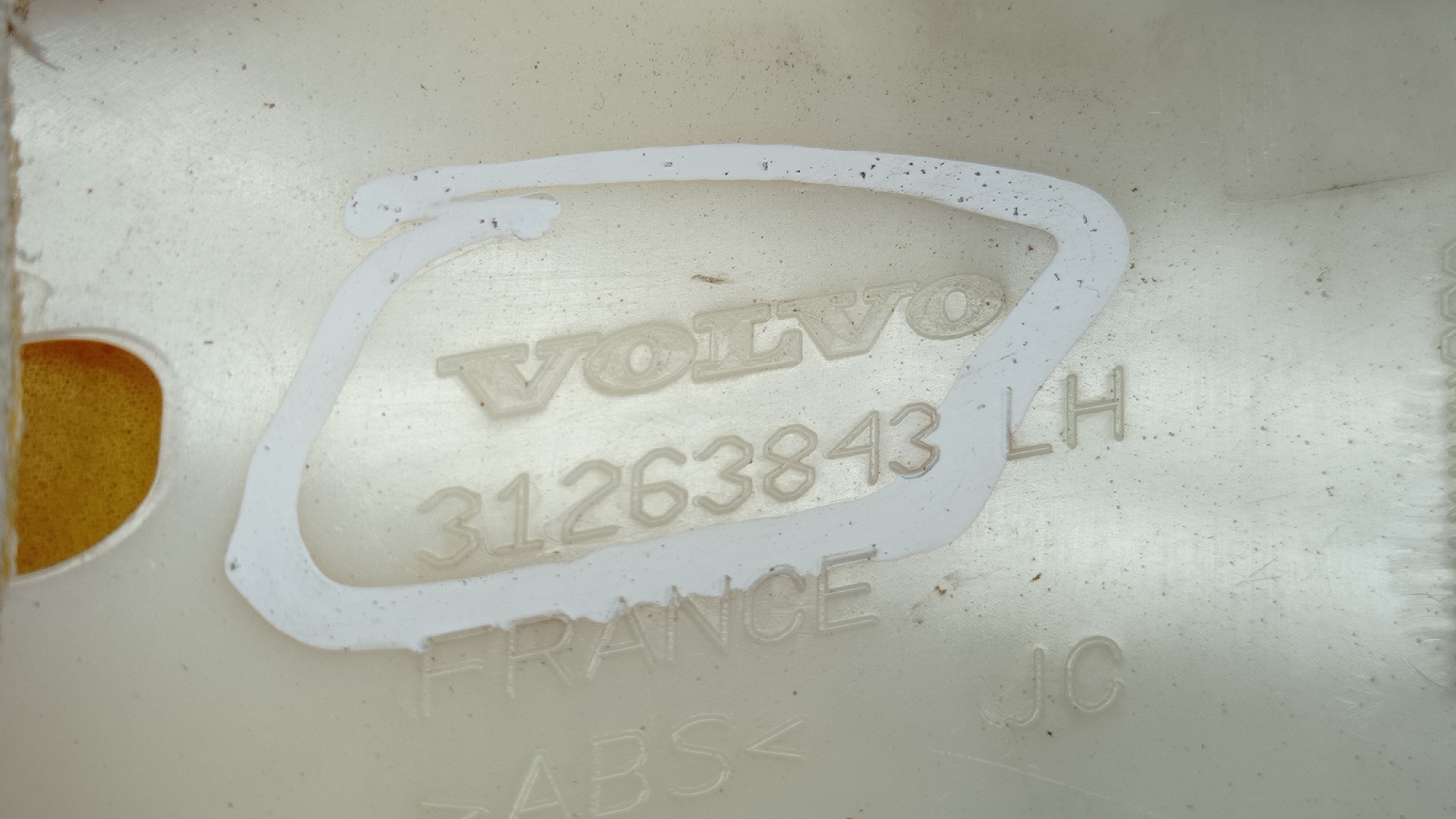 Acabamento Banco Tras Le Volvo Xc60 2011 6