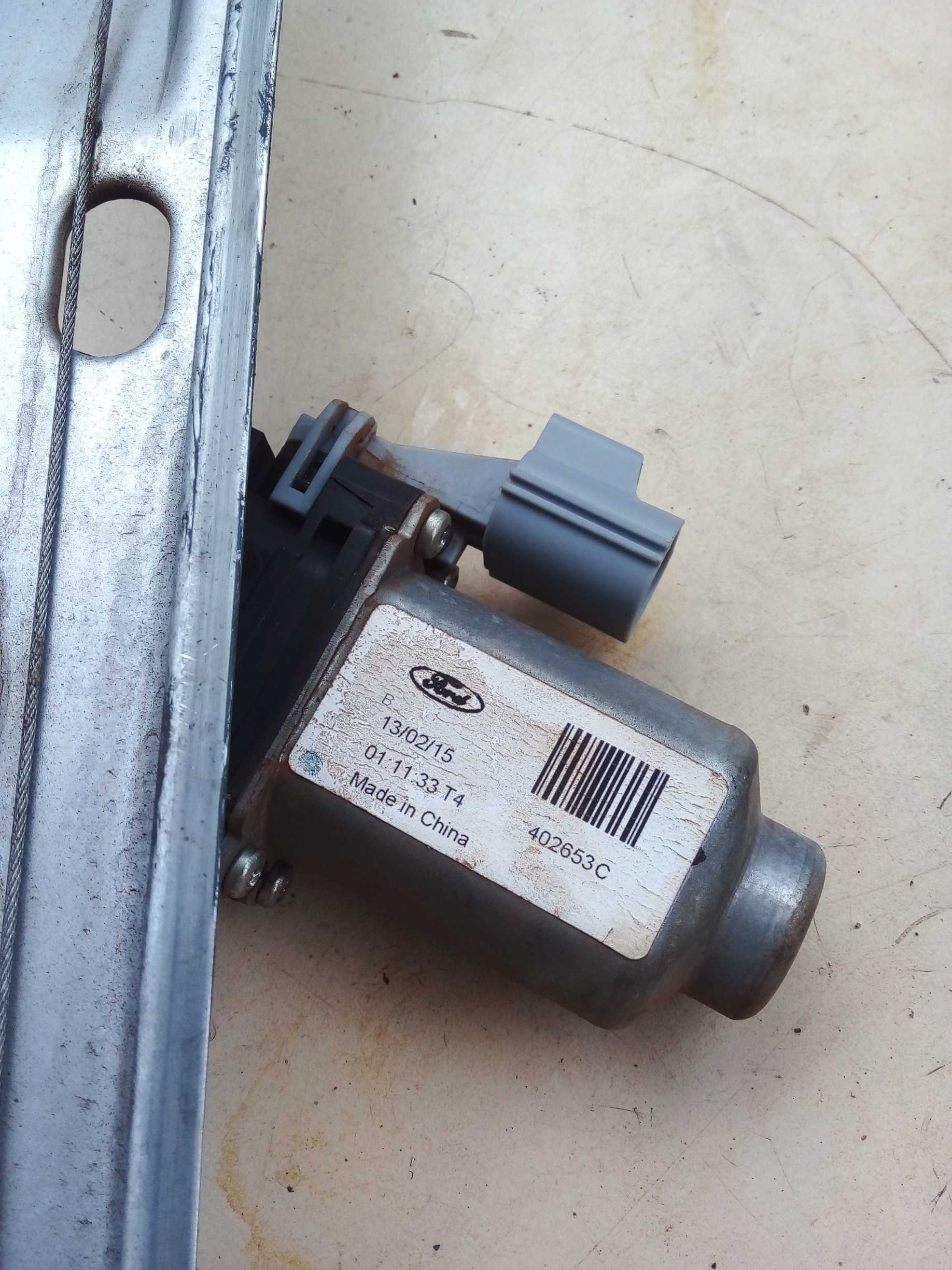 MAQUINA VIDRO ELET DIANT DIREITA KA 2015 E3B5A23200 2