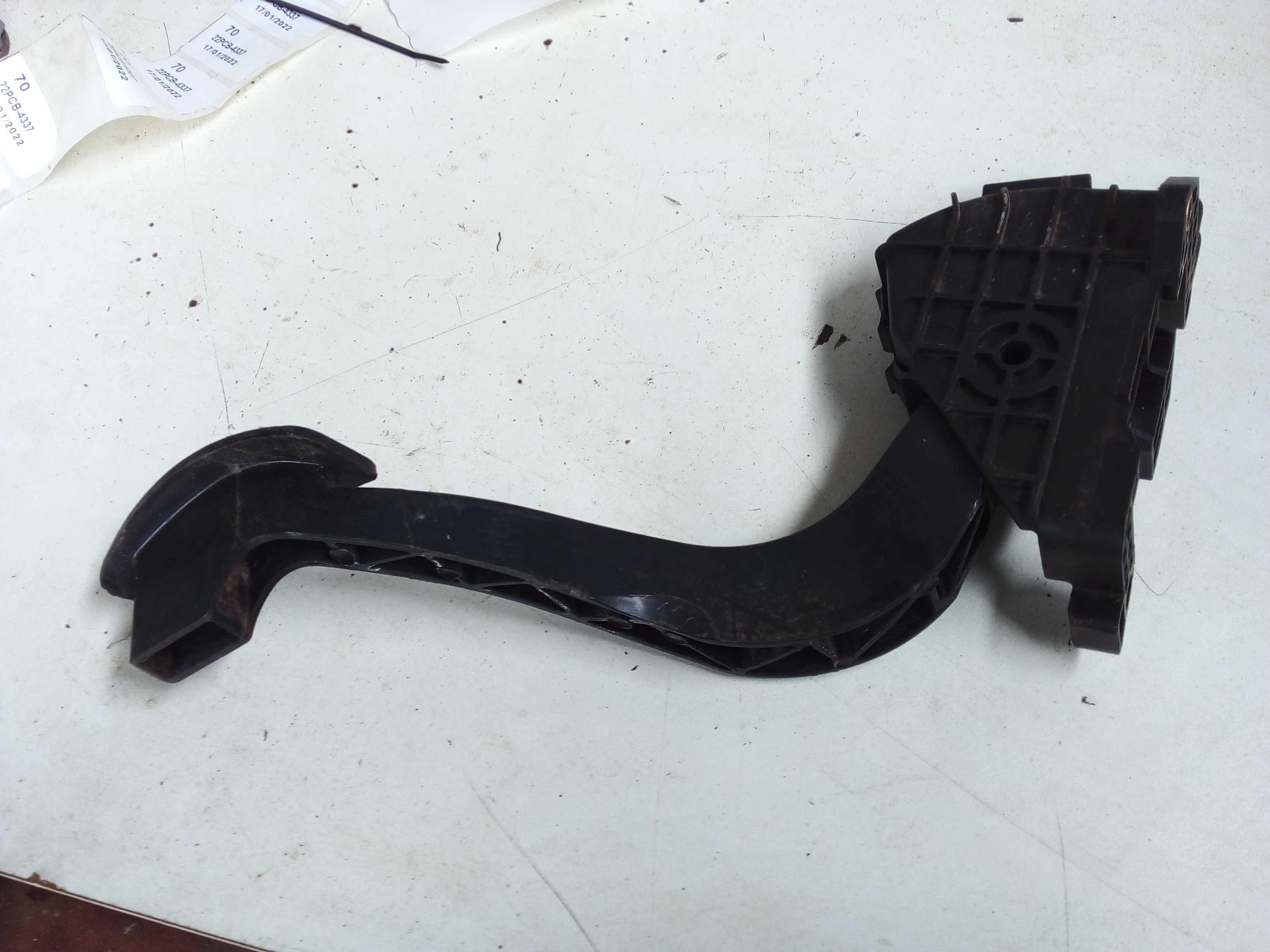 PEDAL ACELERADOR PALIO 2013  697109h 1