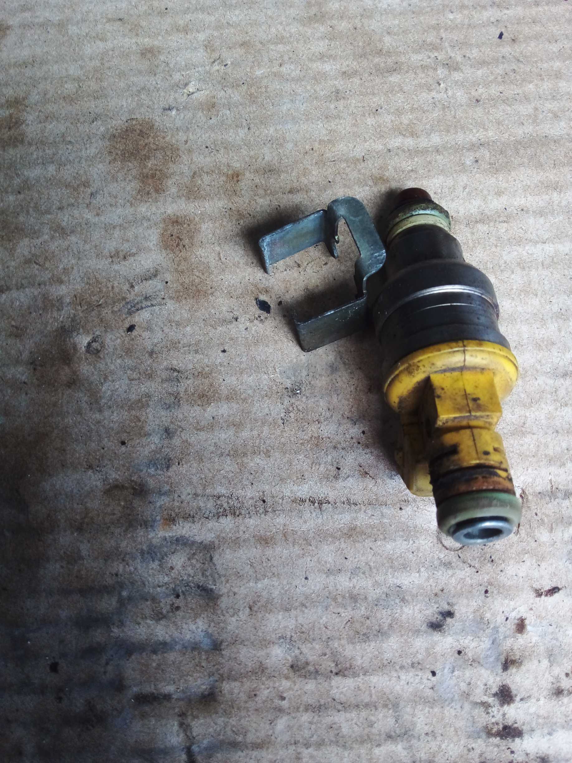 BICO INJEÇÃO VECTRA 98 MOTOR 2.2  2801509962 2