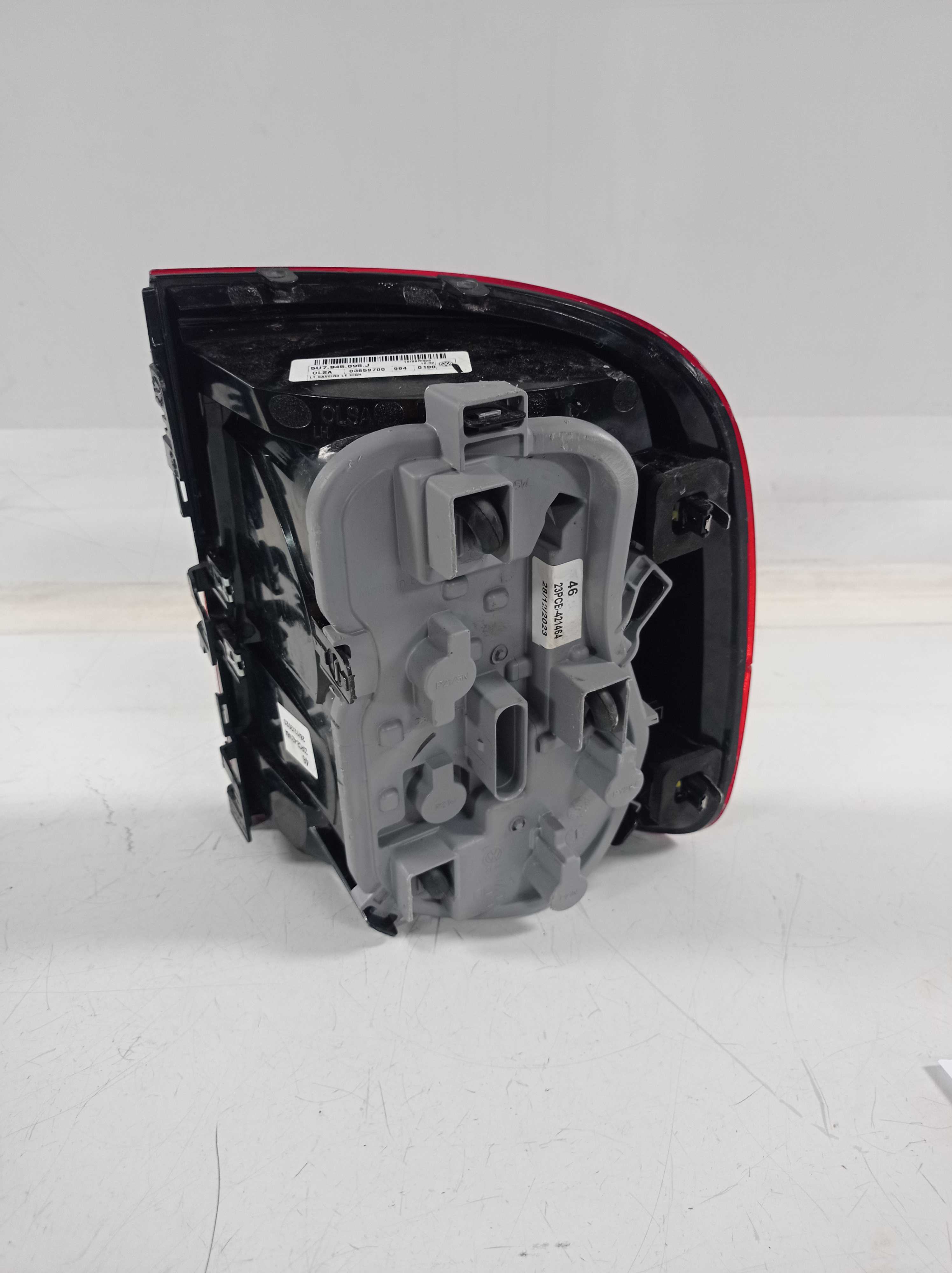 LANTERNA TRASEIRA ESQUERDA VW SAVEIRO G7 G8 2018 PARA RECU 5