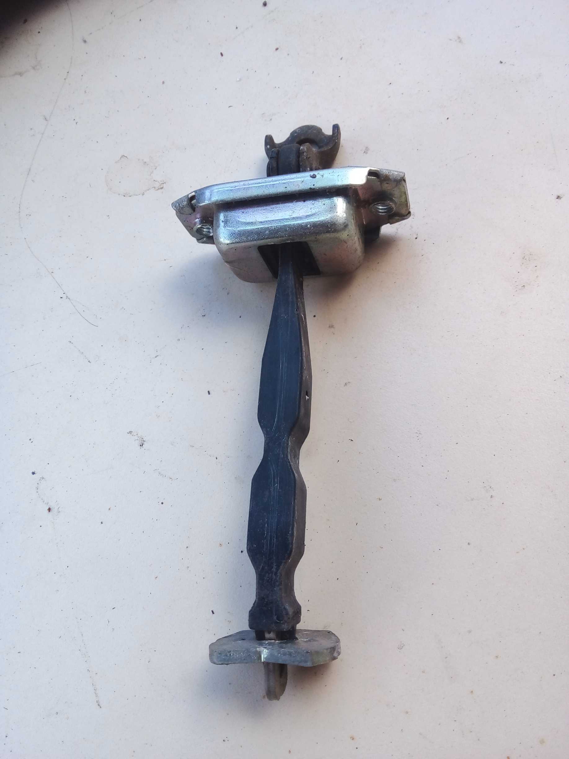 LIMITADOR PORTA DIANT ESQUERDA SENTRA 2014 1