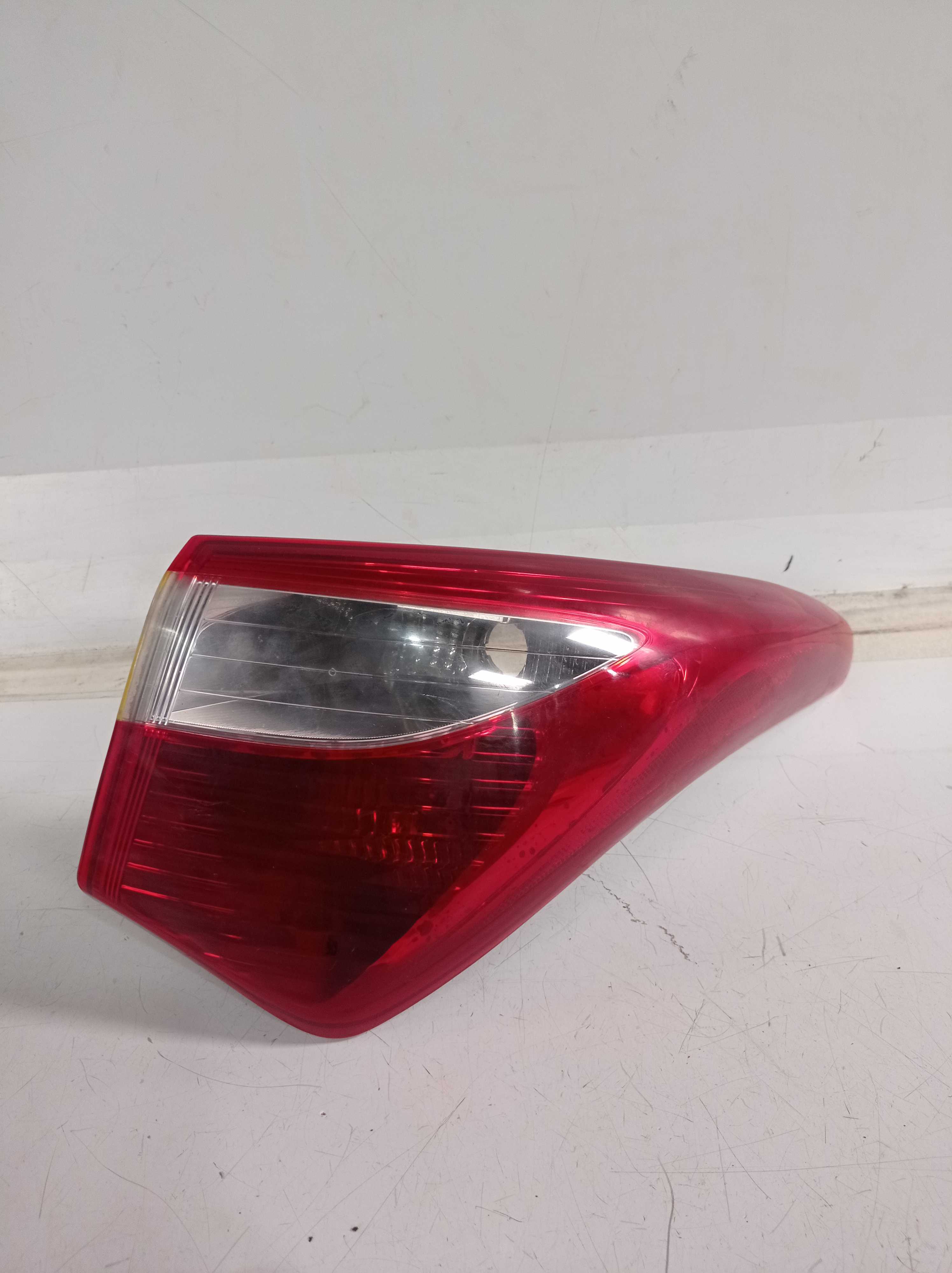 LANTERNA TRASEIRA DIREITA HYUNDAI HB20 HATCH 12 14 P REC 1