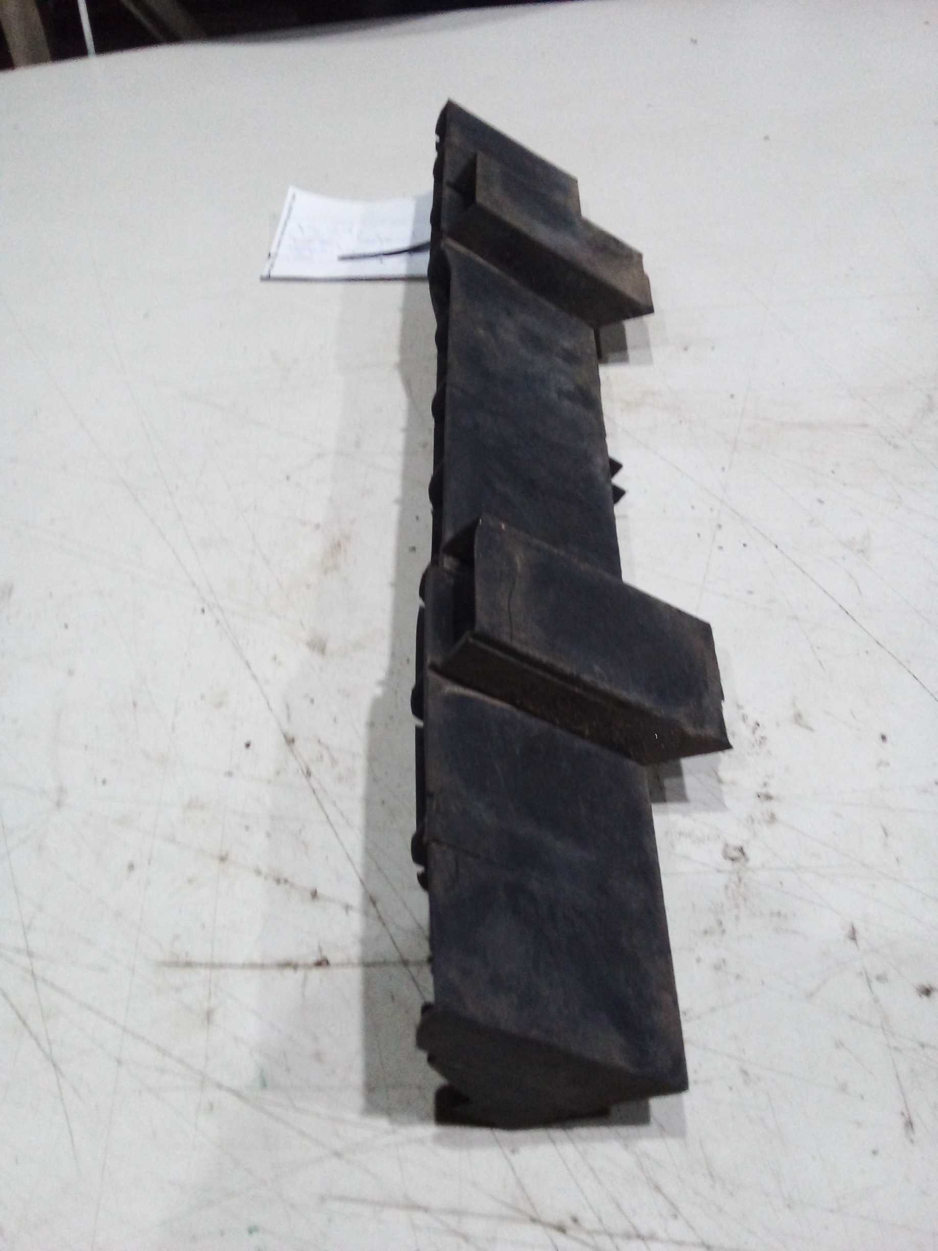 BASE LATERAL SPOLIER  ESQ  AIRCROSS 2017 9809868980 2
