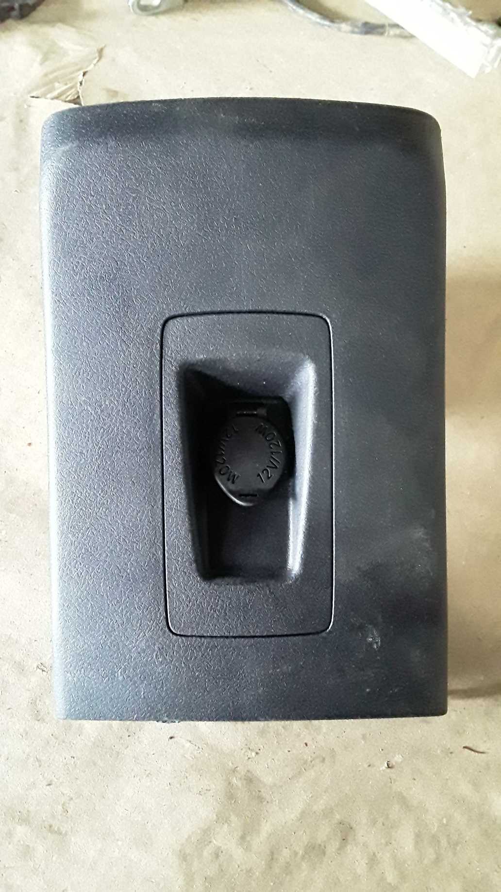 Moldura Console Tomada Corolla 2016 1
