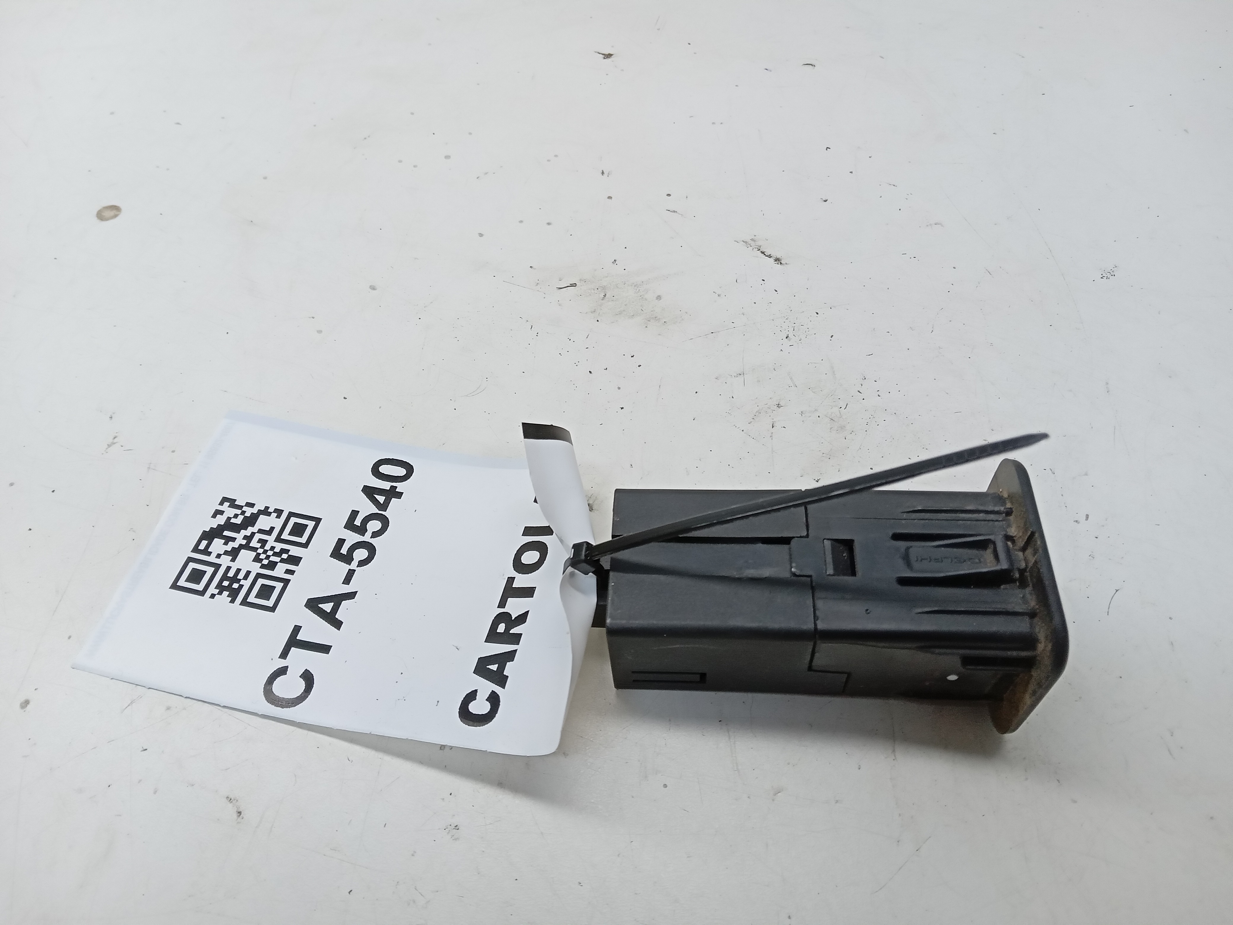 ENTRADA USB FIAT TORO 2022 1