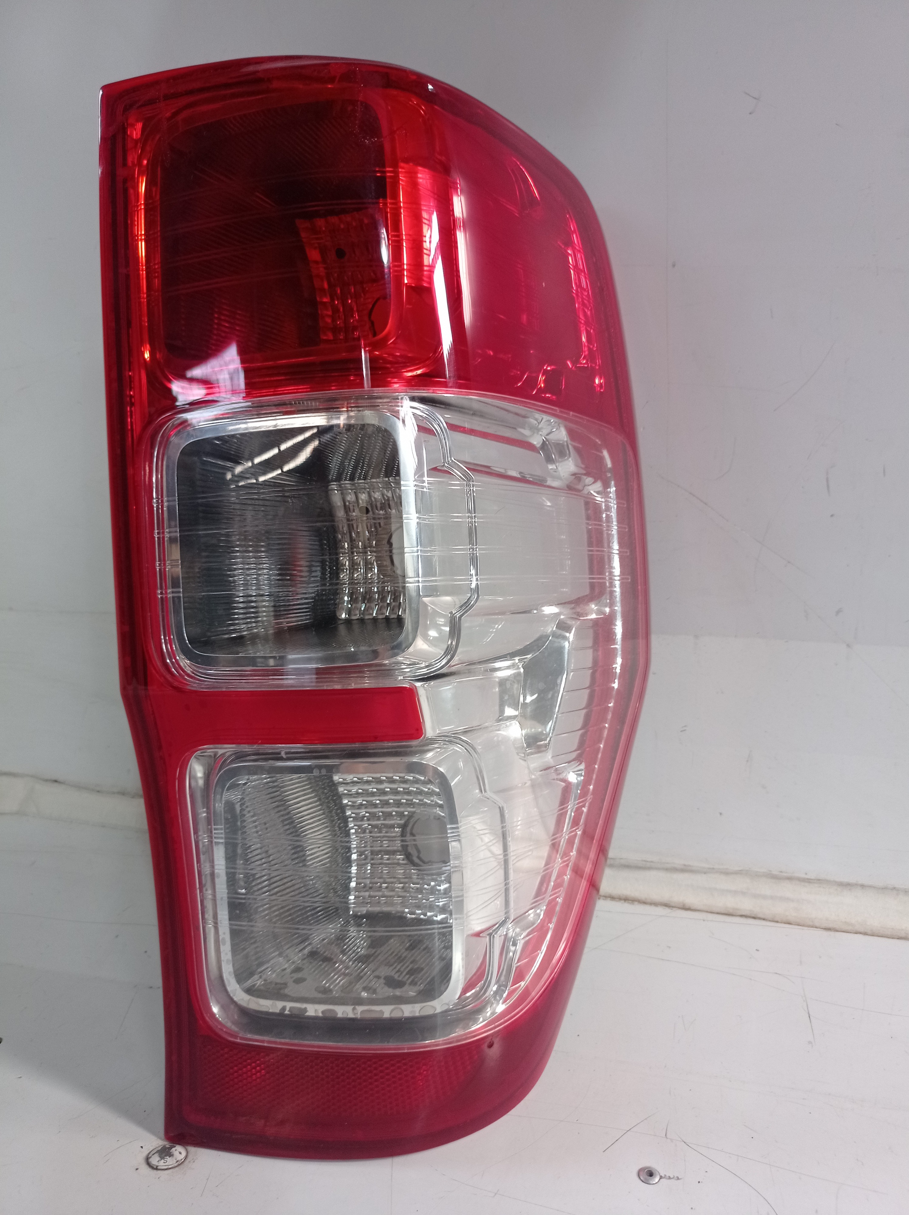 LANTERNA TRAS DIREITA FORD RANGER 2013 A 2019 RECUPERADA