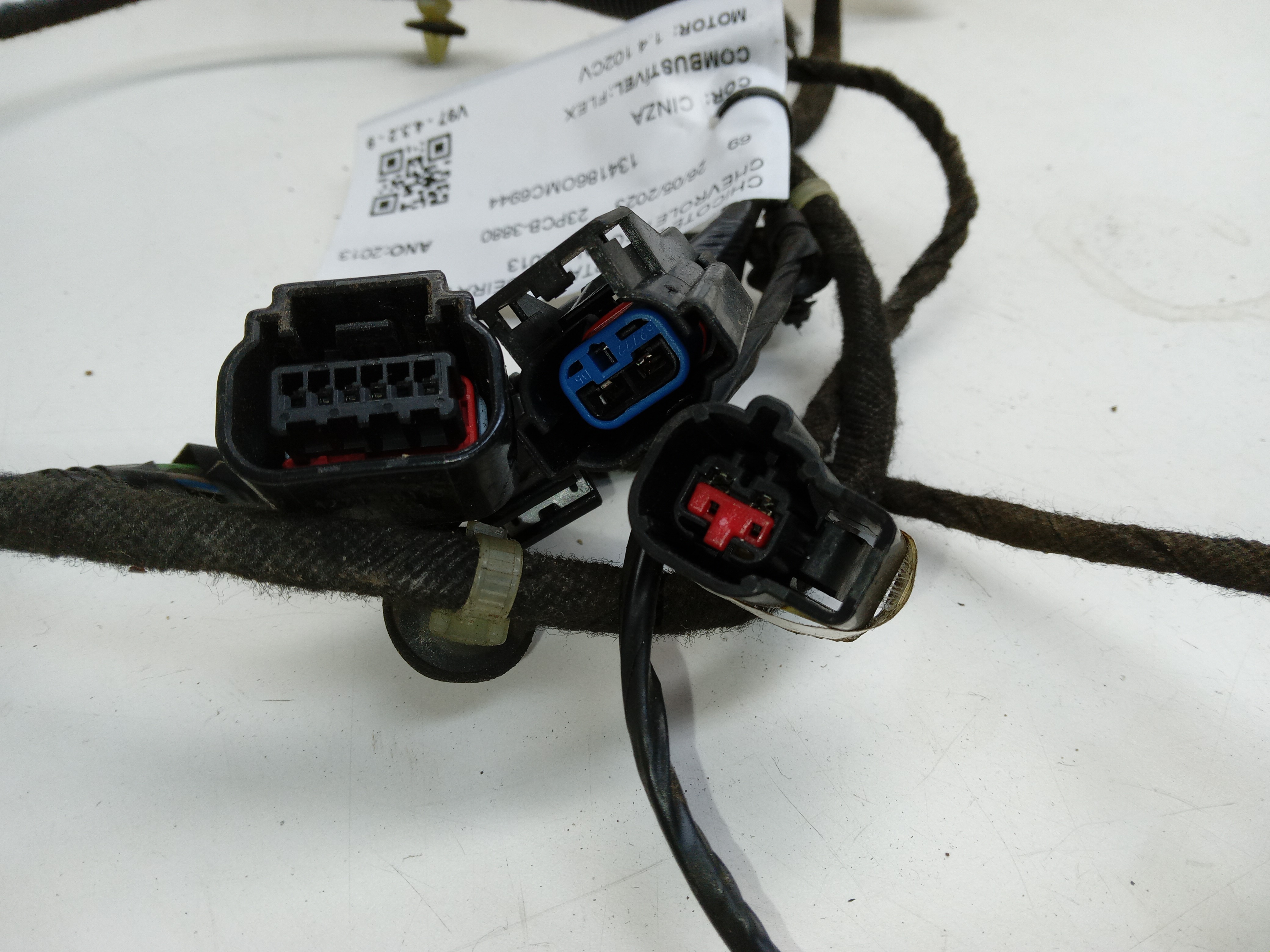 CHICOTE DA PORTA TRASEIRA DIREITA CHEVROLET COBALT 2013 2