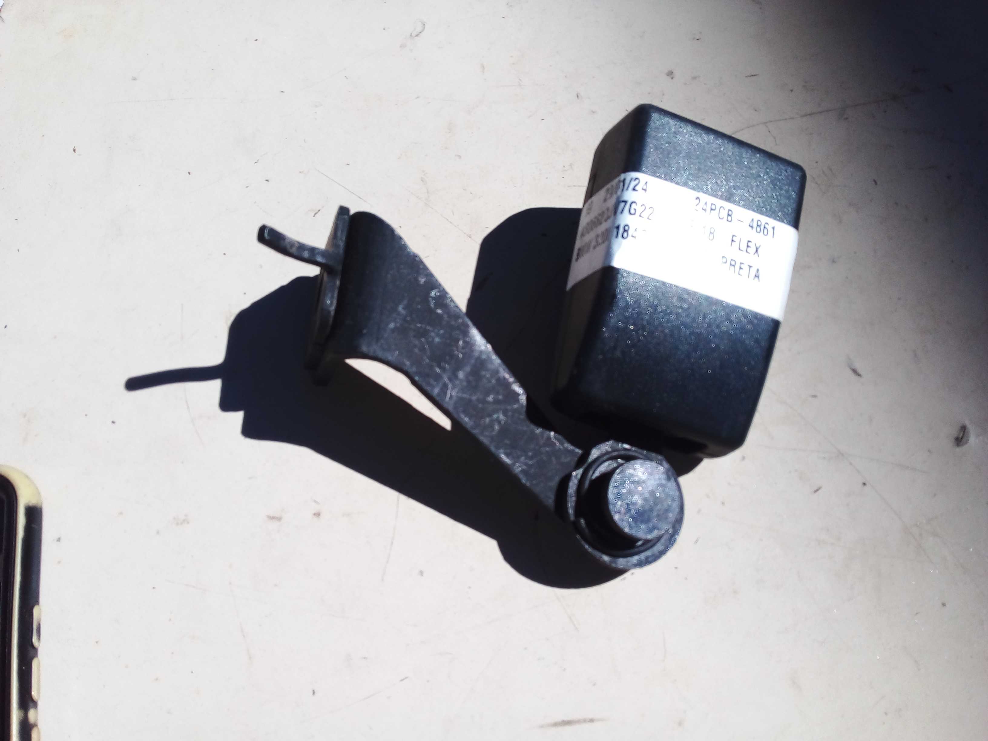 CINTO FÊMEA TRASEIRO BMW 628374700C