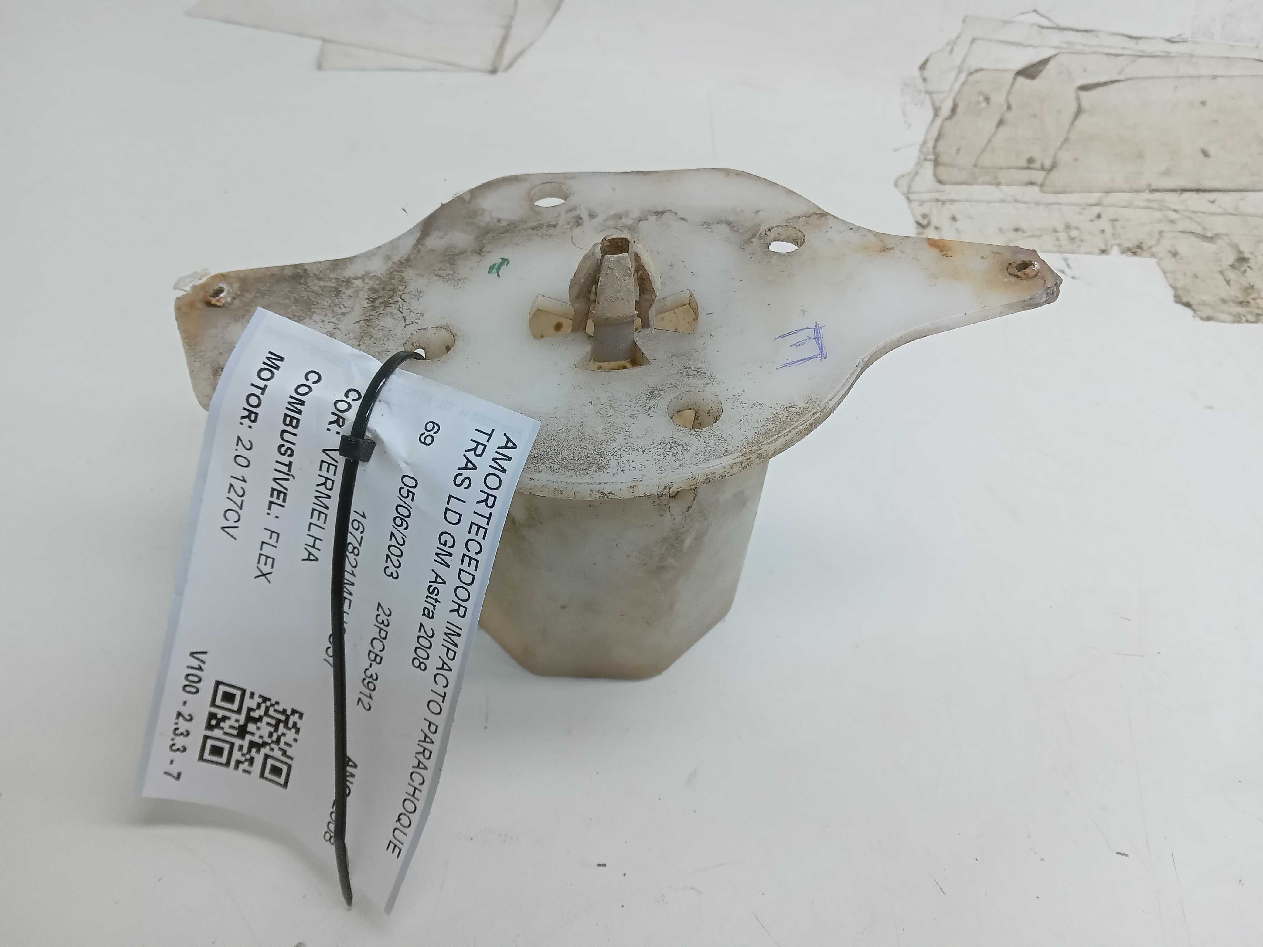 AMORTECEDOR IMPACTO PARACHOQUE TRAS LD GM Astra 2008 1